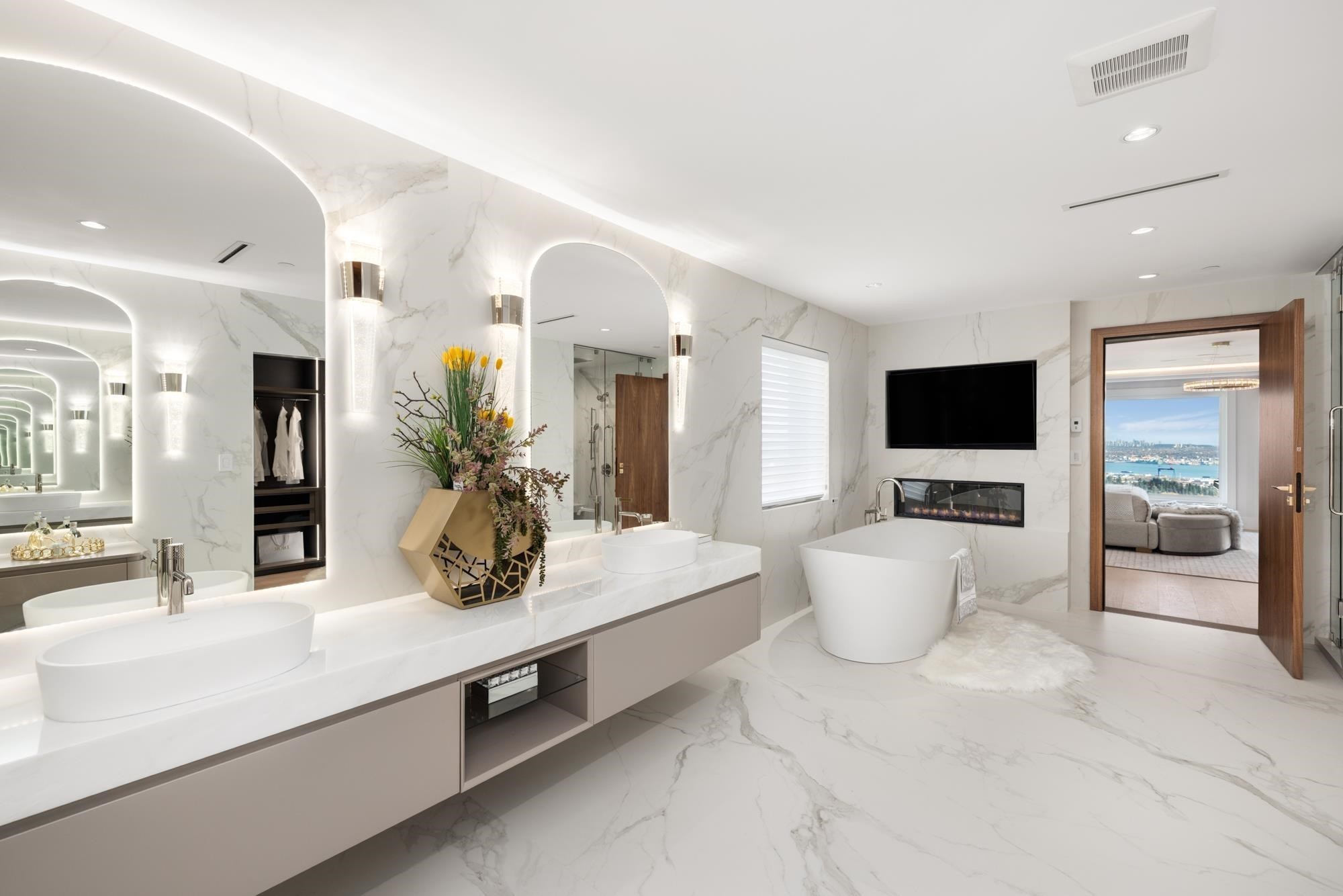 835 Farmleigh Road, West Vancouver, BC - Indoor