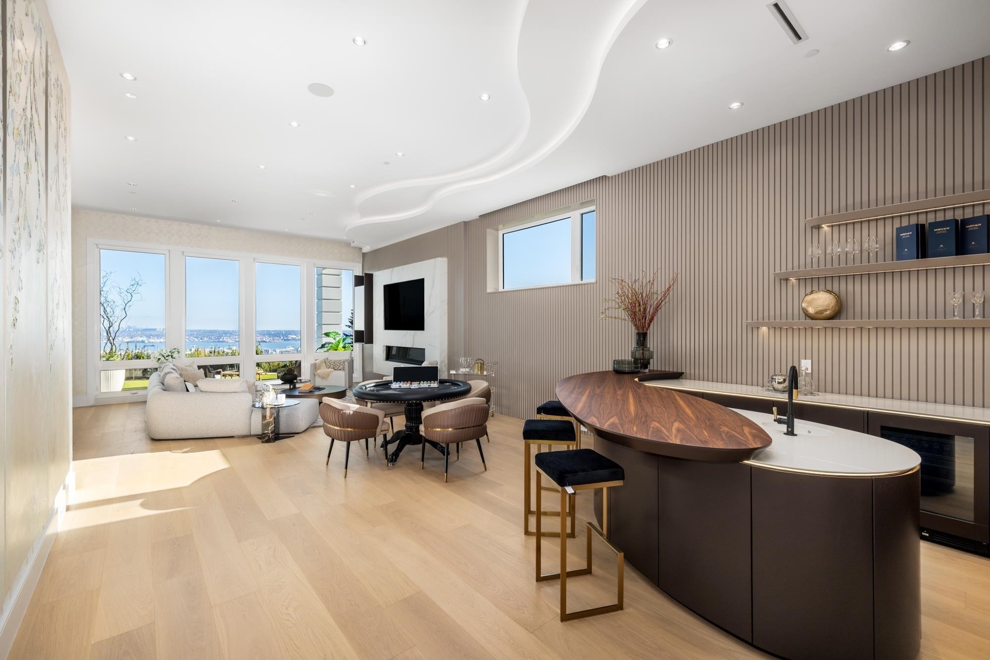 835 Farmleigh Road, West Vancouver, BC - Indoor