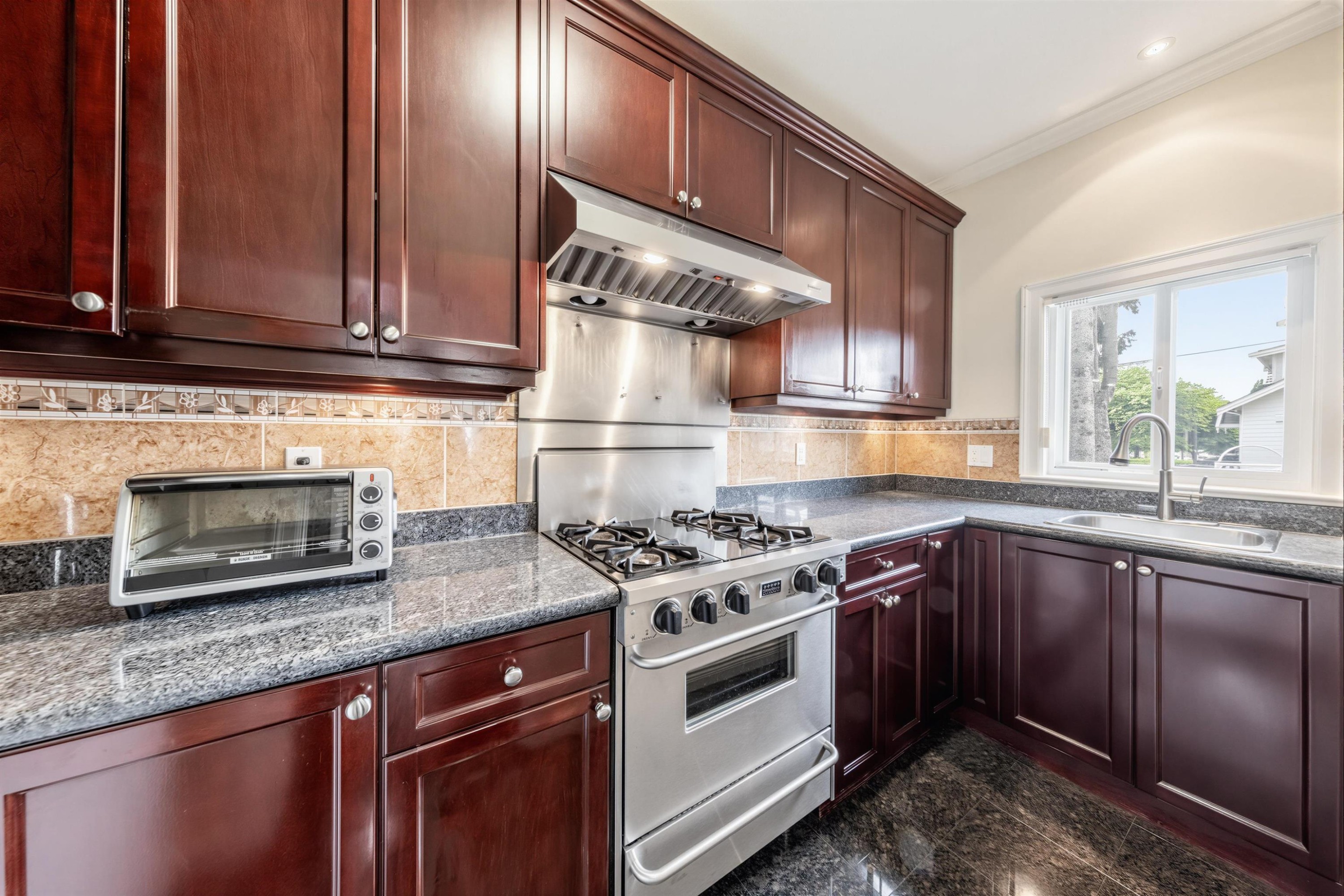 6899 Fleming Street, Vancouver, BC