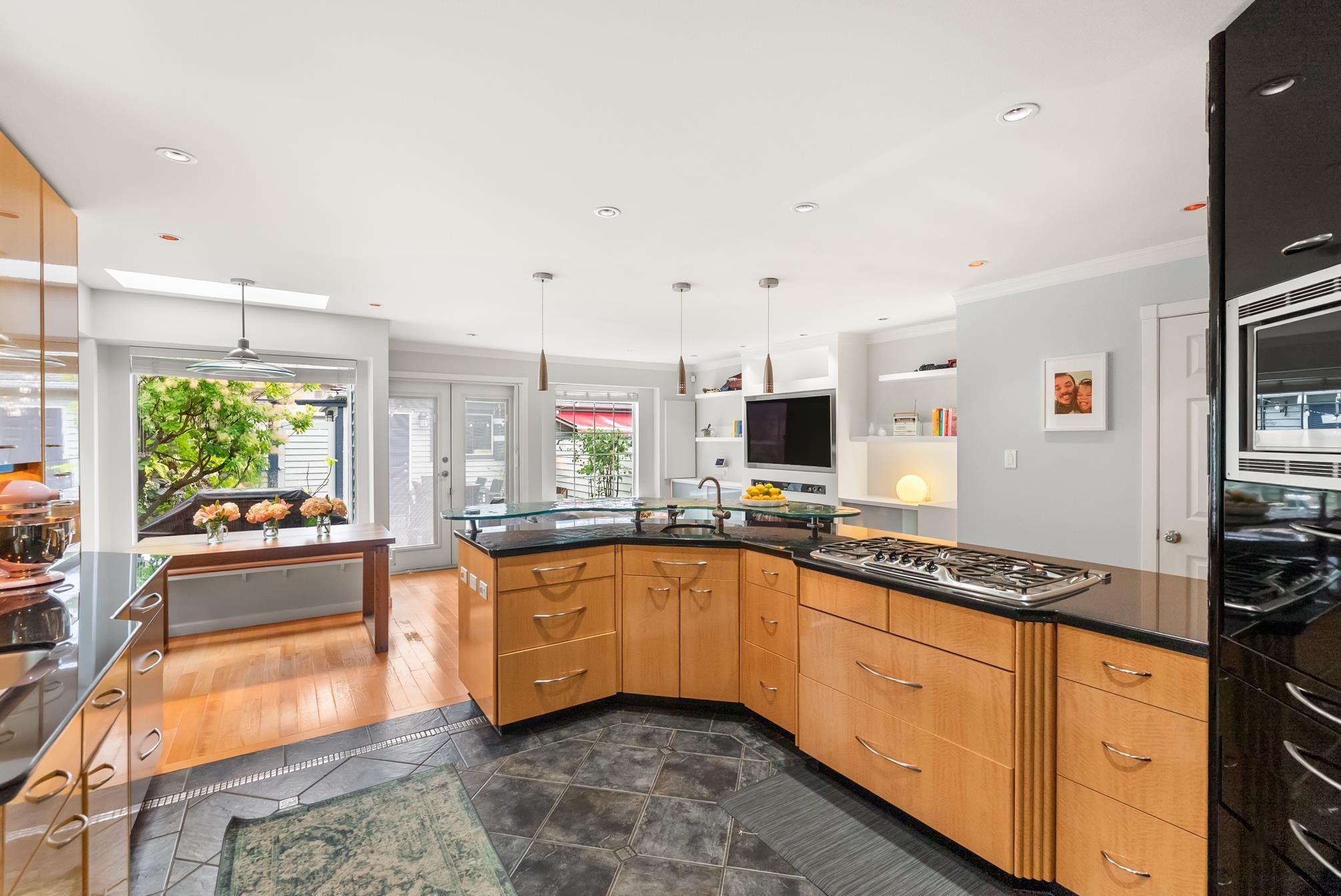 2146 14Th Avenue W, Vancouver, BC