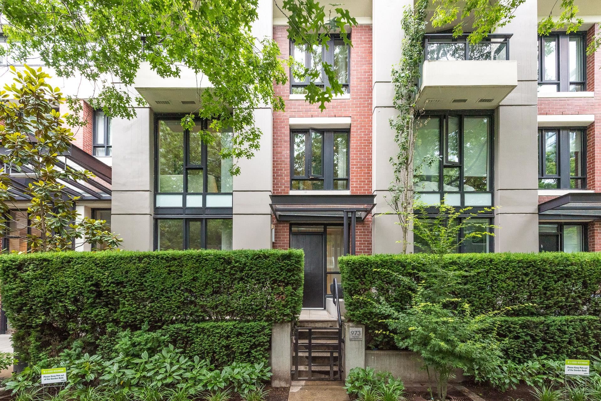 973 Mainland Street, Vancouver, BC - Outdoor With Facade