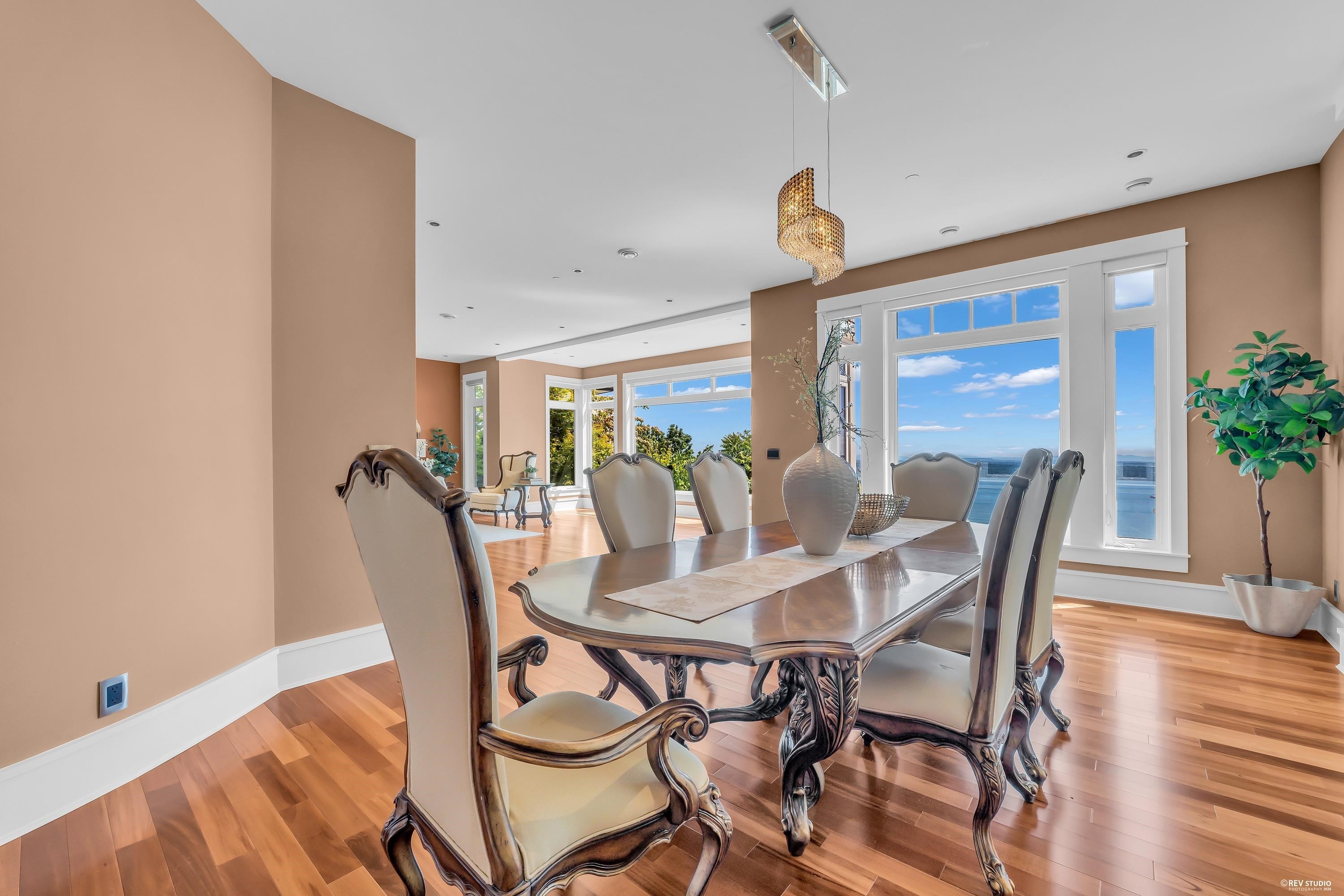2793 Willoughby Road, West Vancouver, BC - Indoor Photo Showing Dining Room