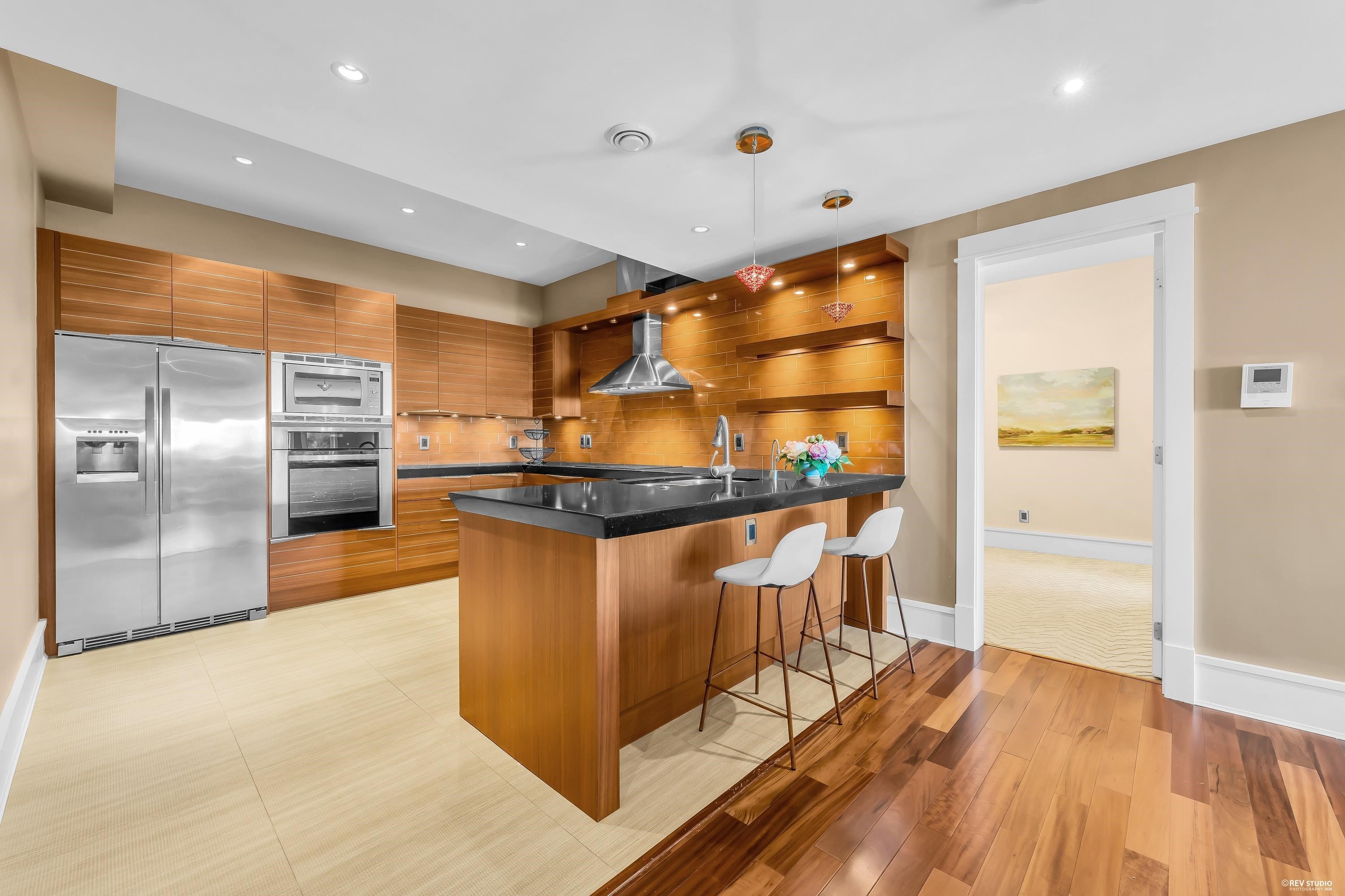 2793 Willoughby Road, West Vancouver, BC - Indoor Photo Showing Kitchen