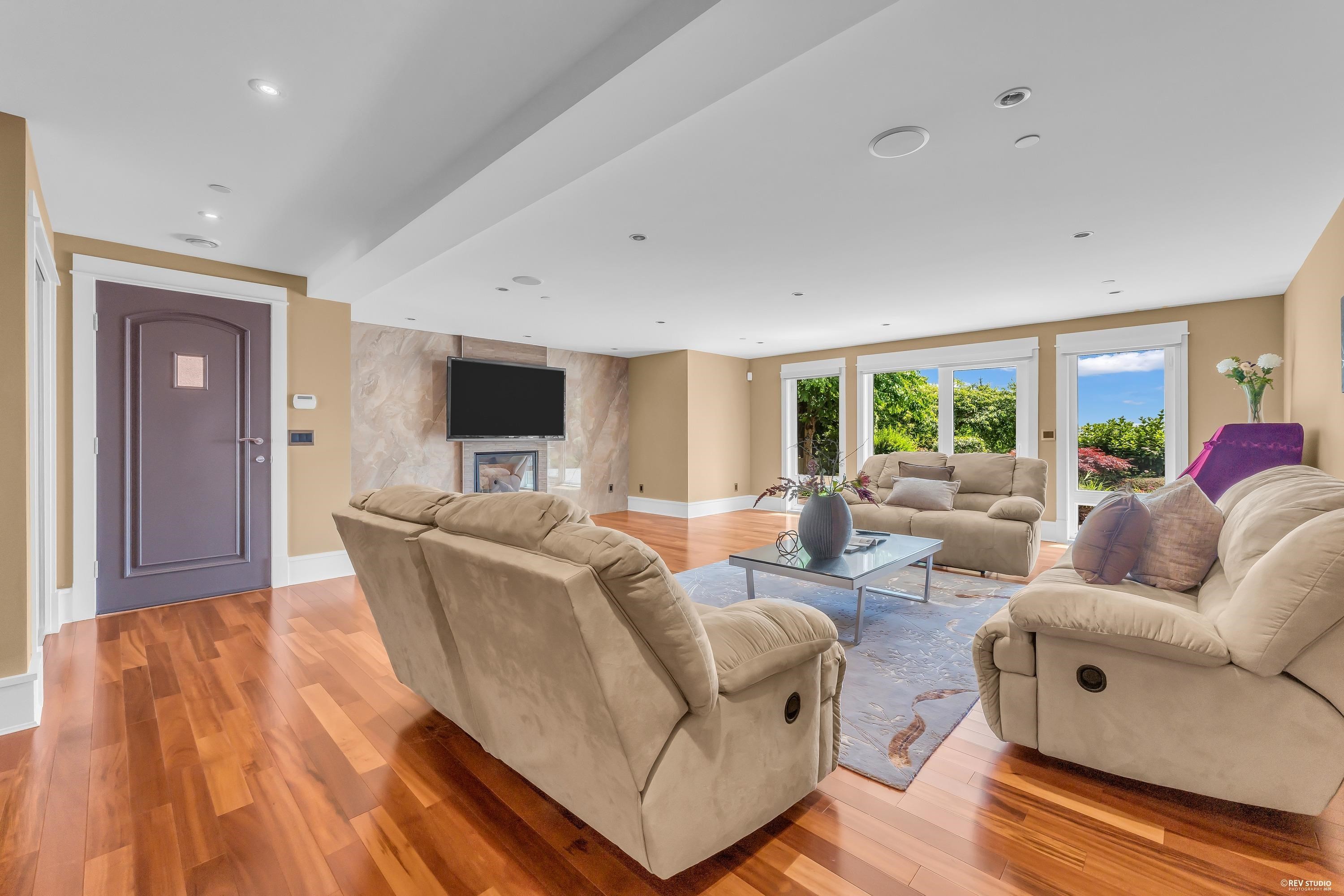 2793 Willoughby Road, West Vancouver, BC - Indoor Photo Showing Living Room