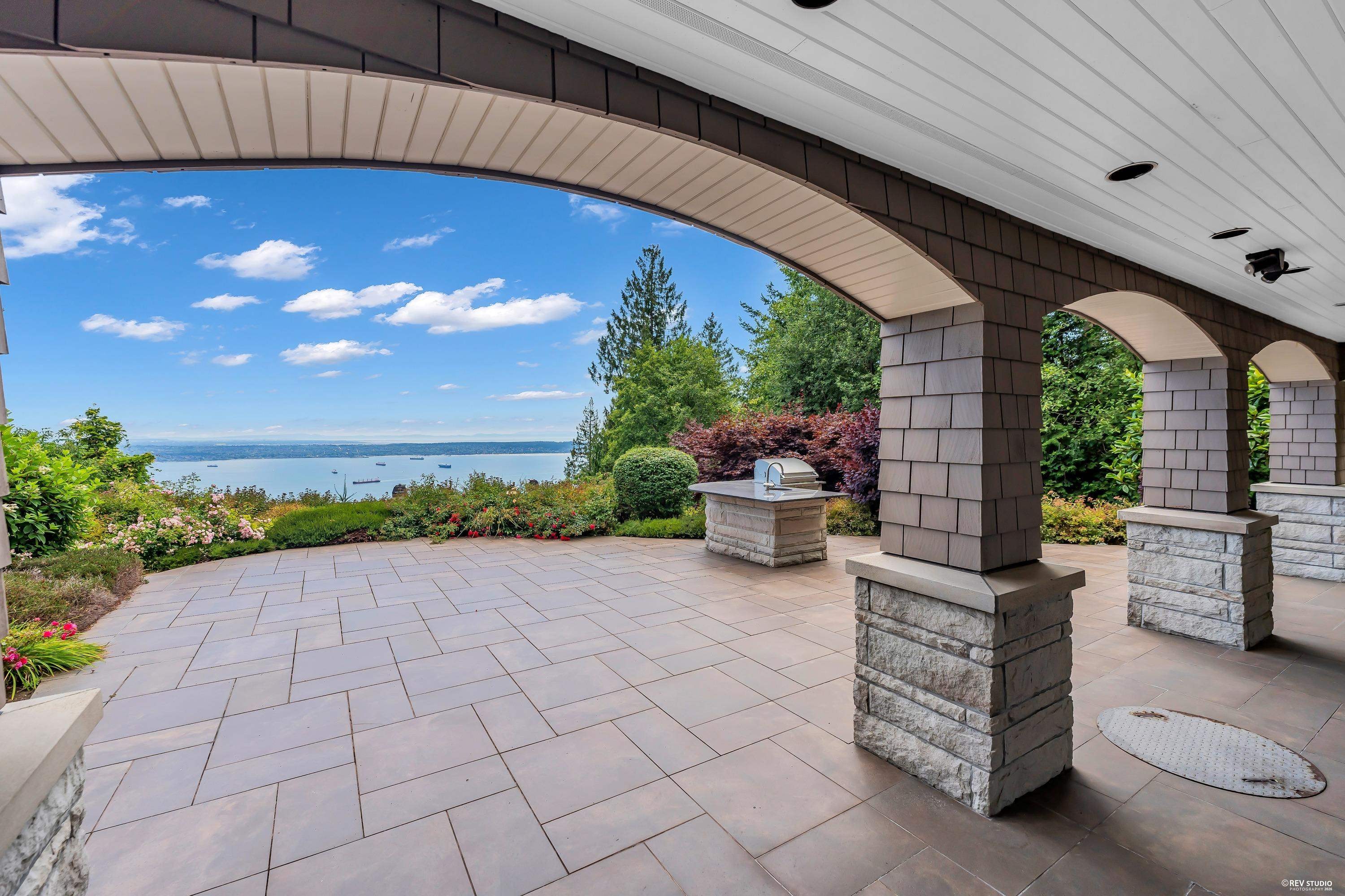 2793 Willoughby Road, West Vancouver, BC - Outdoor