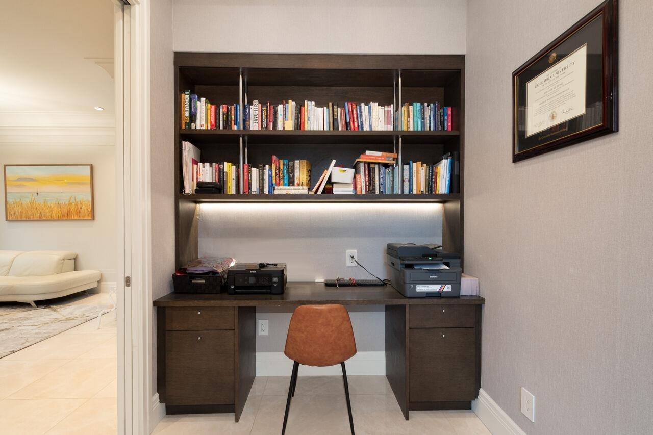 3739 24Th Avenue W, Vancouver, BC - Indoor Photo Showing Office