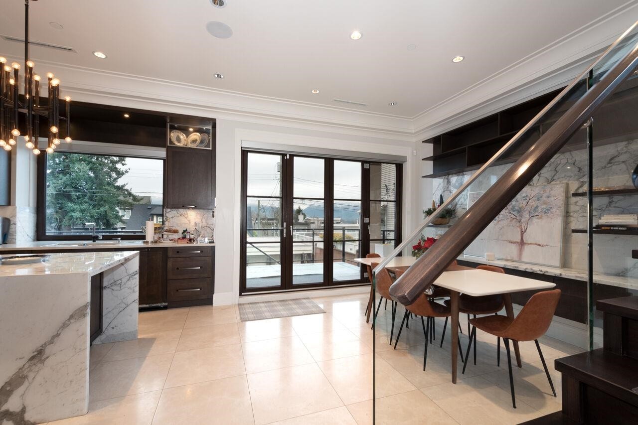 3739 24Th Avenue W, Vancouver, BC - Indoor