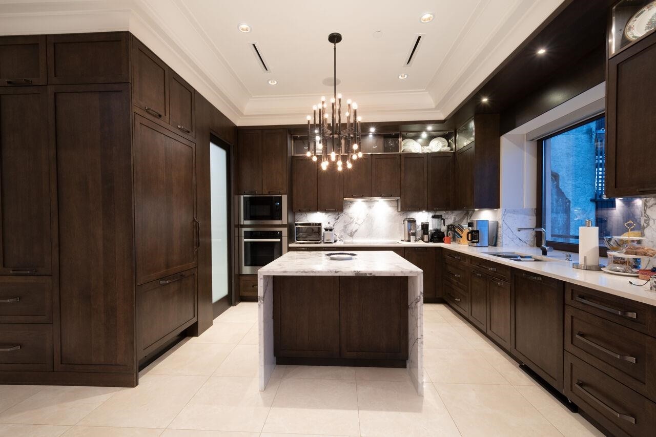 3739 24Th Avenue W, Vancouver, BC - Indoor Photo Showing Kitchen