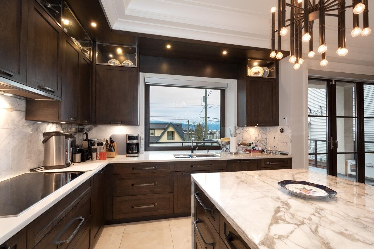 3739 24Th Avenue W, Vancouver, BC - Indoor Photo Showing Kitchen With Upgraded Kitchen