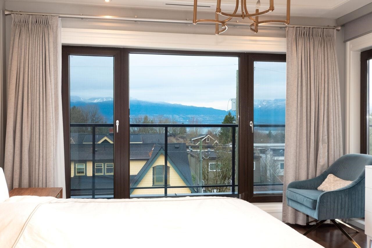 3739 24Th Avenue W, Vancouver, BC - Indoor