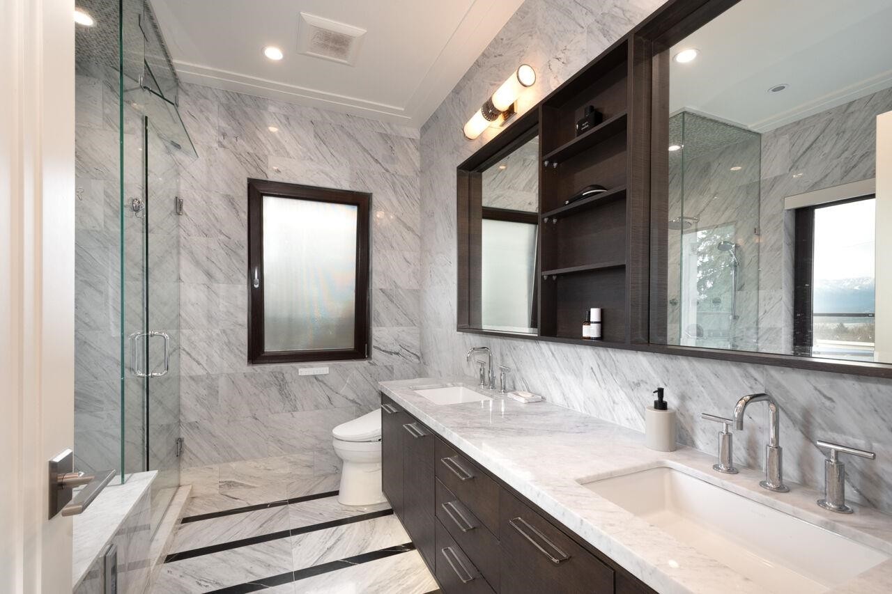 3739 24Th Avenue W, Vancouver, BC - Indoor Photo Showing Bathroom