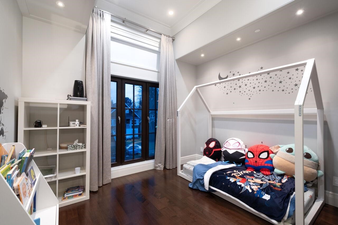 3739 24Th Avenue W, Vancouver, BC - Indoor