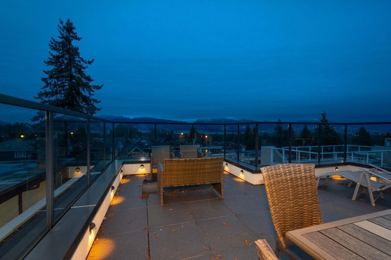 3739 24Th Avenue W, Vancouver, BC - Outdoor