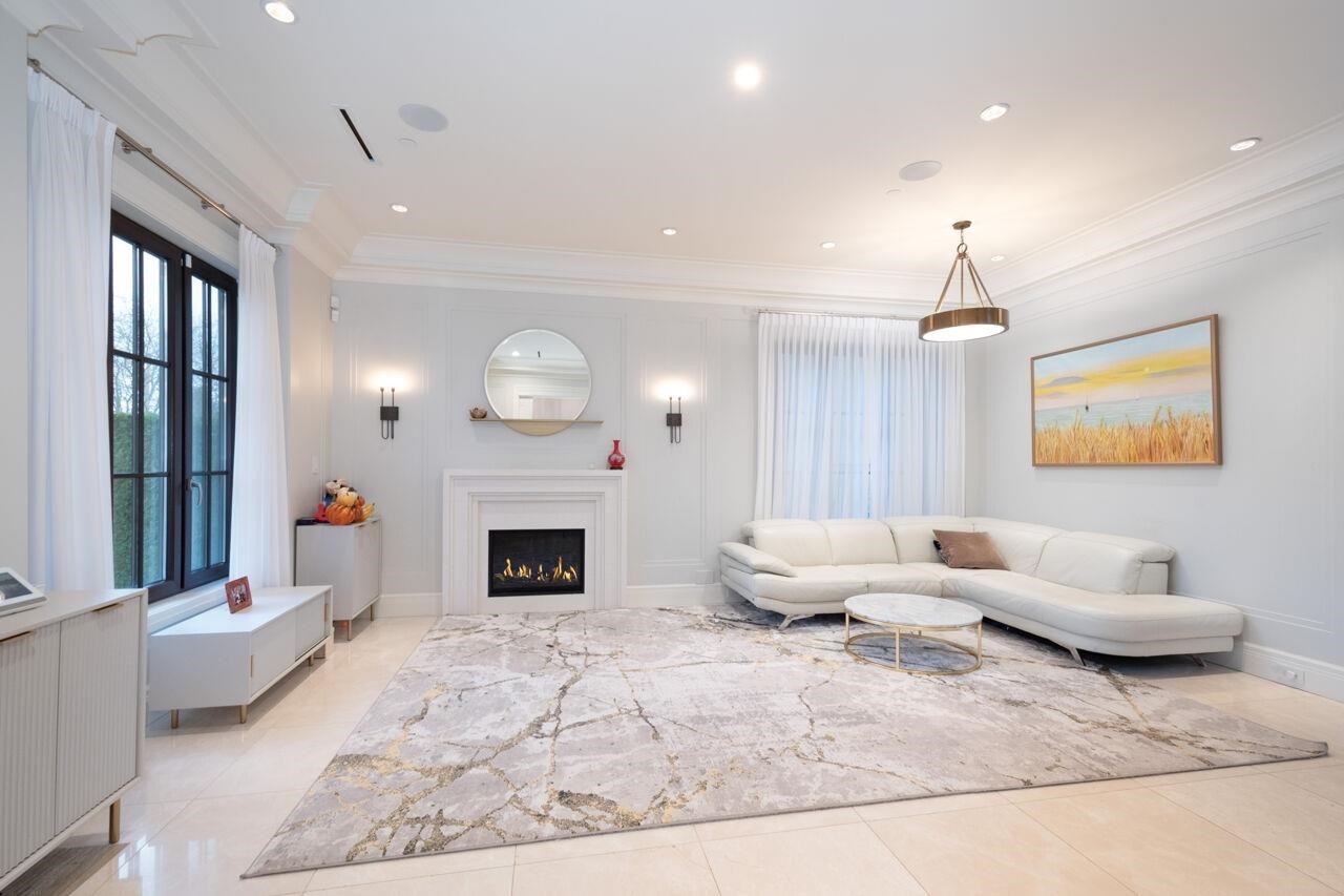 3739 24Th Avenue W, Vancouver, BC - Indoor Photo Showing Living Room With Fireplace