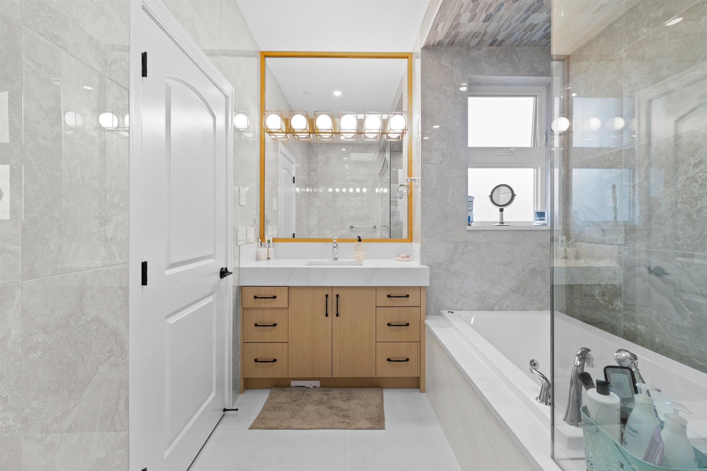 7662 French Street, Vancouver, BC
