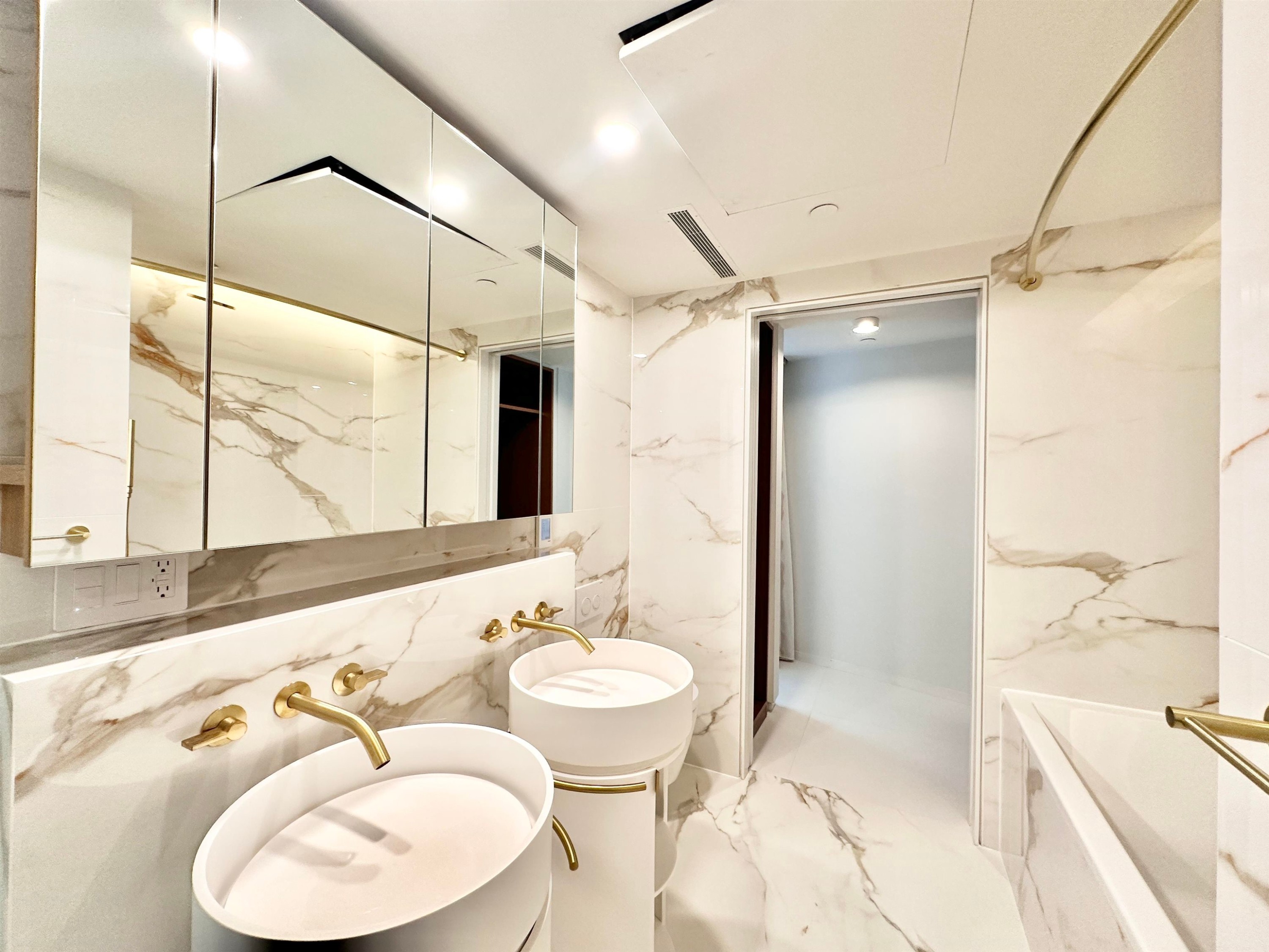 1033 Nelson Street, Vancouver, BC
