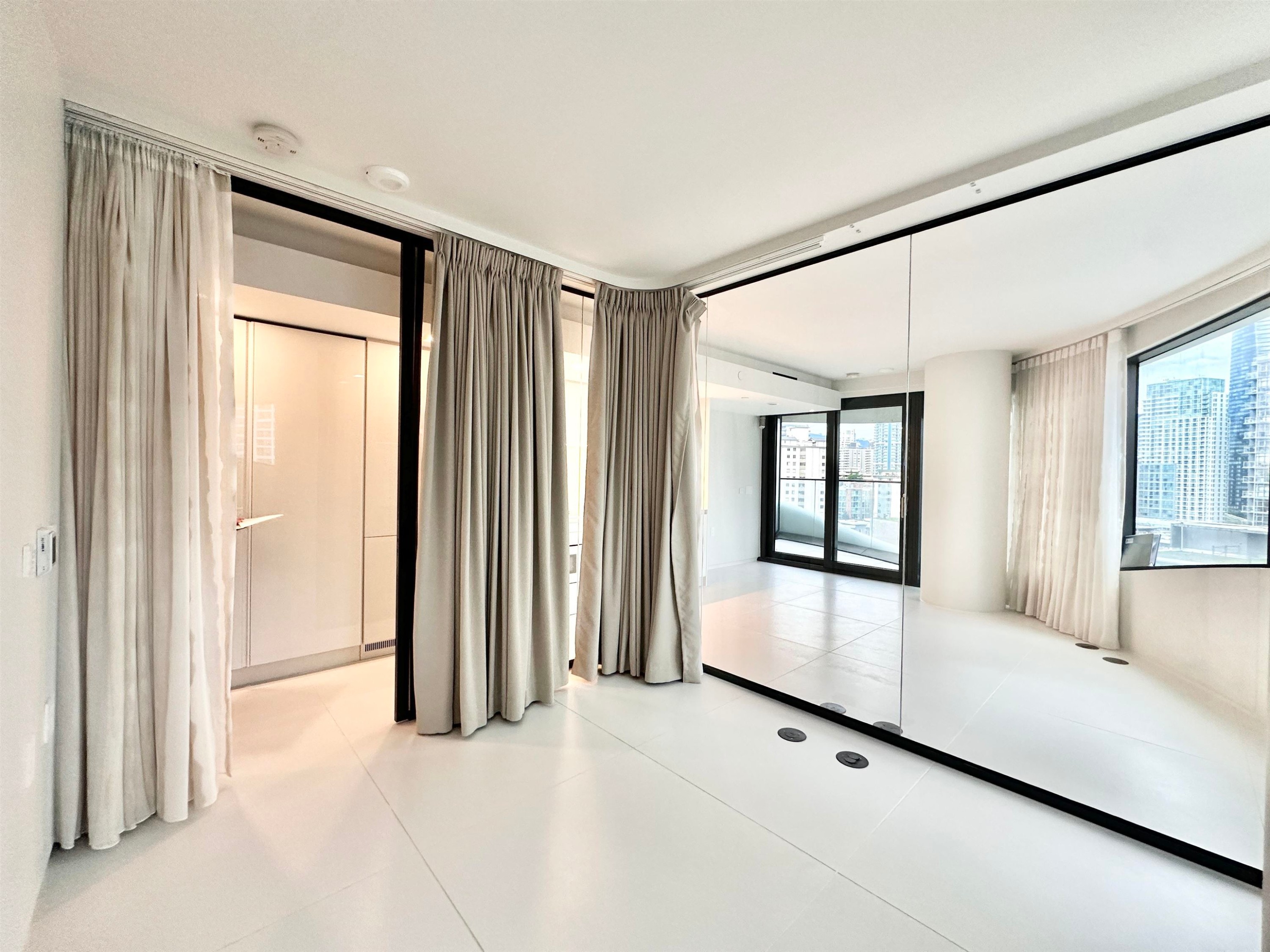 1033 Nelson Street, Vancouver, BC