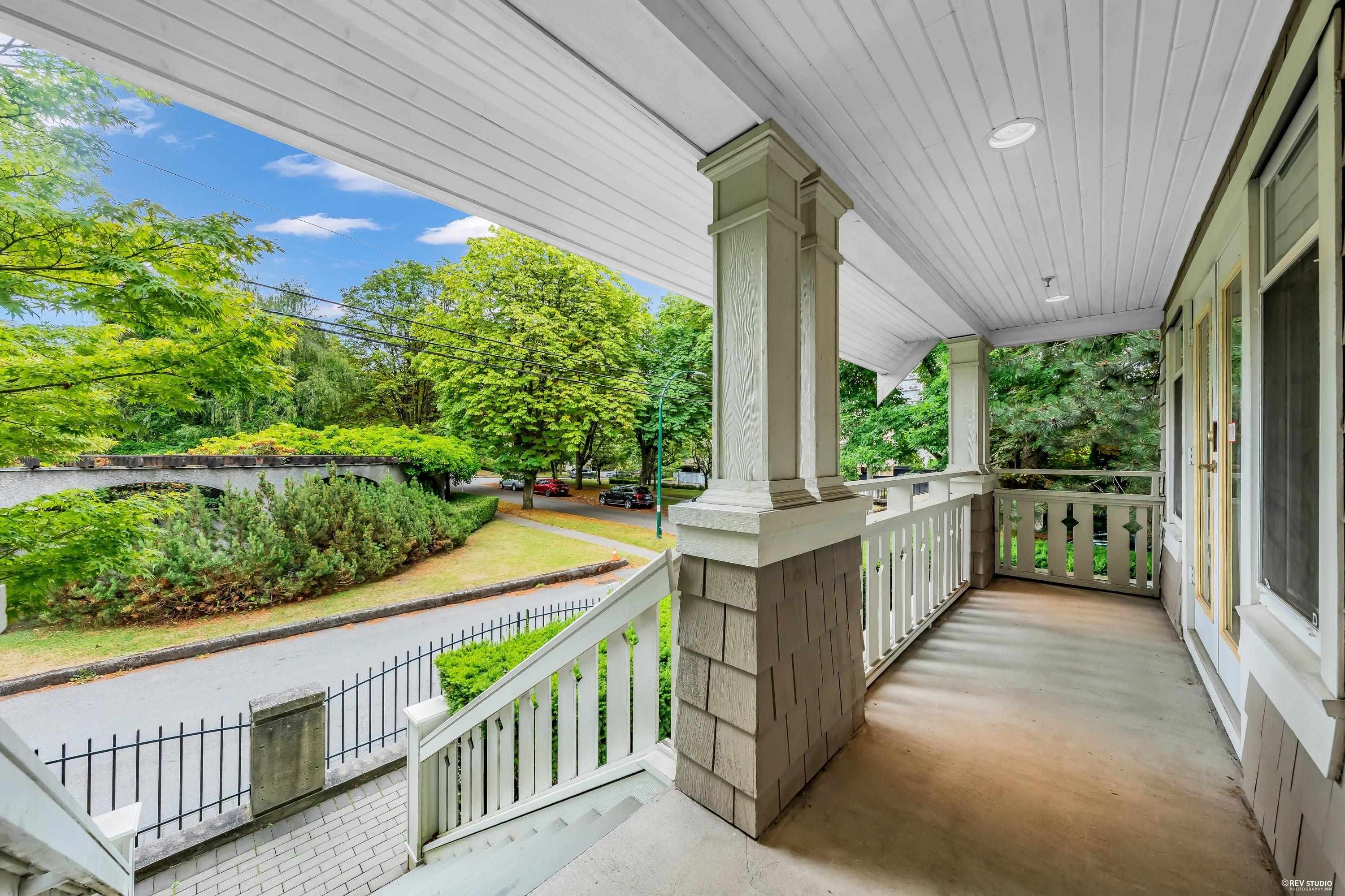 2459 39Th Avenue W, Vancouver, BC - Outdoor