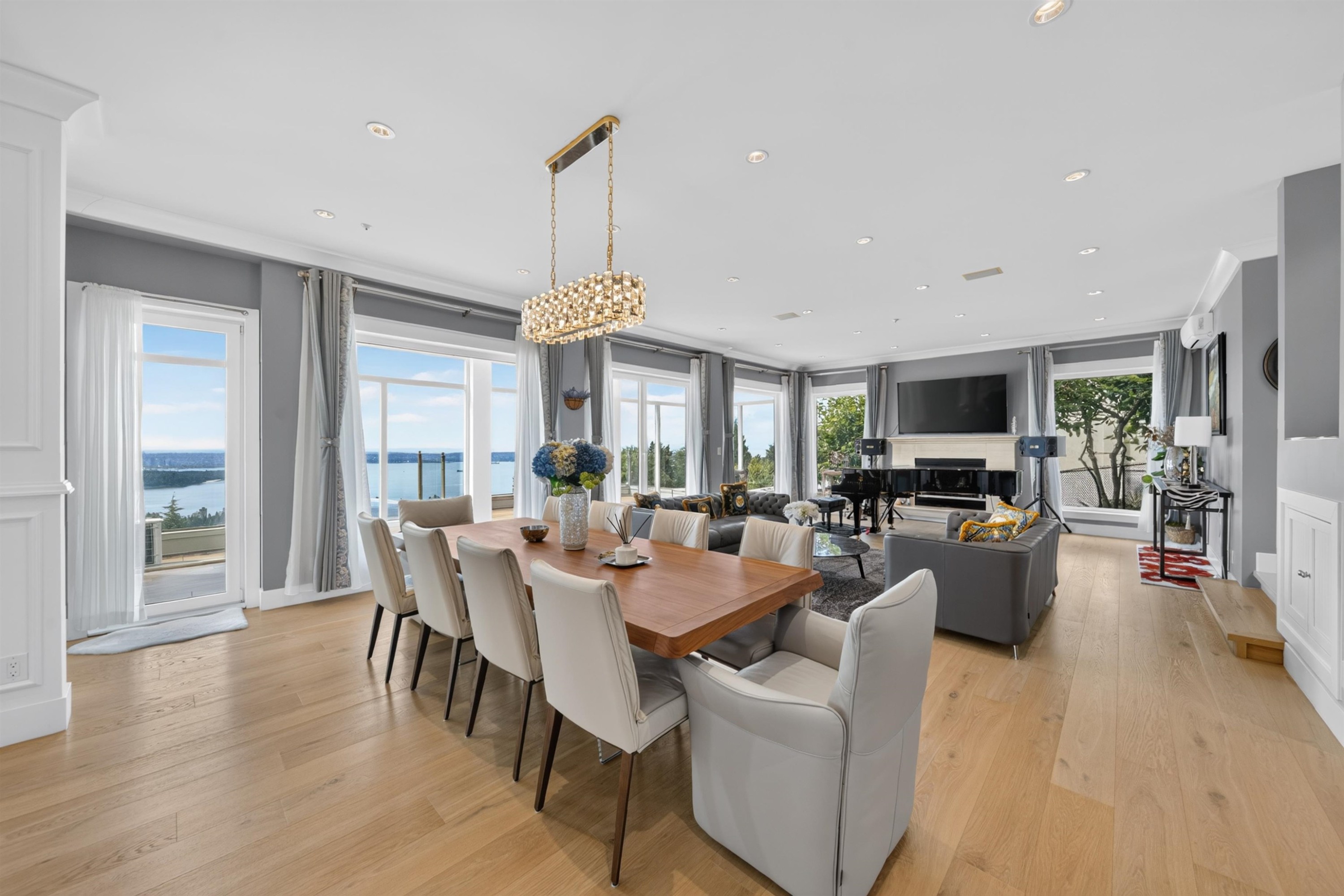 1572 Chippendale Court, West Vancouver, BC