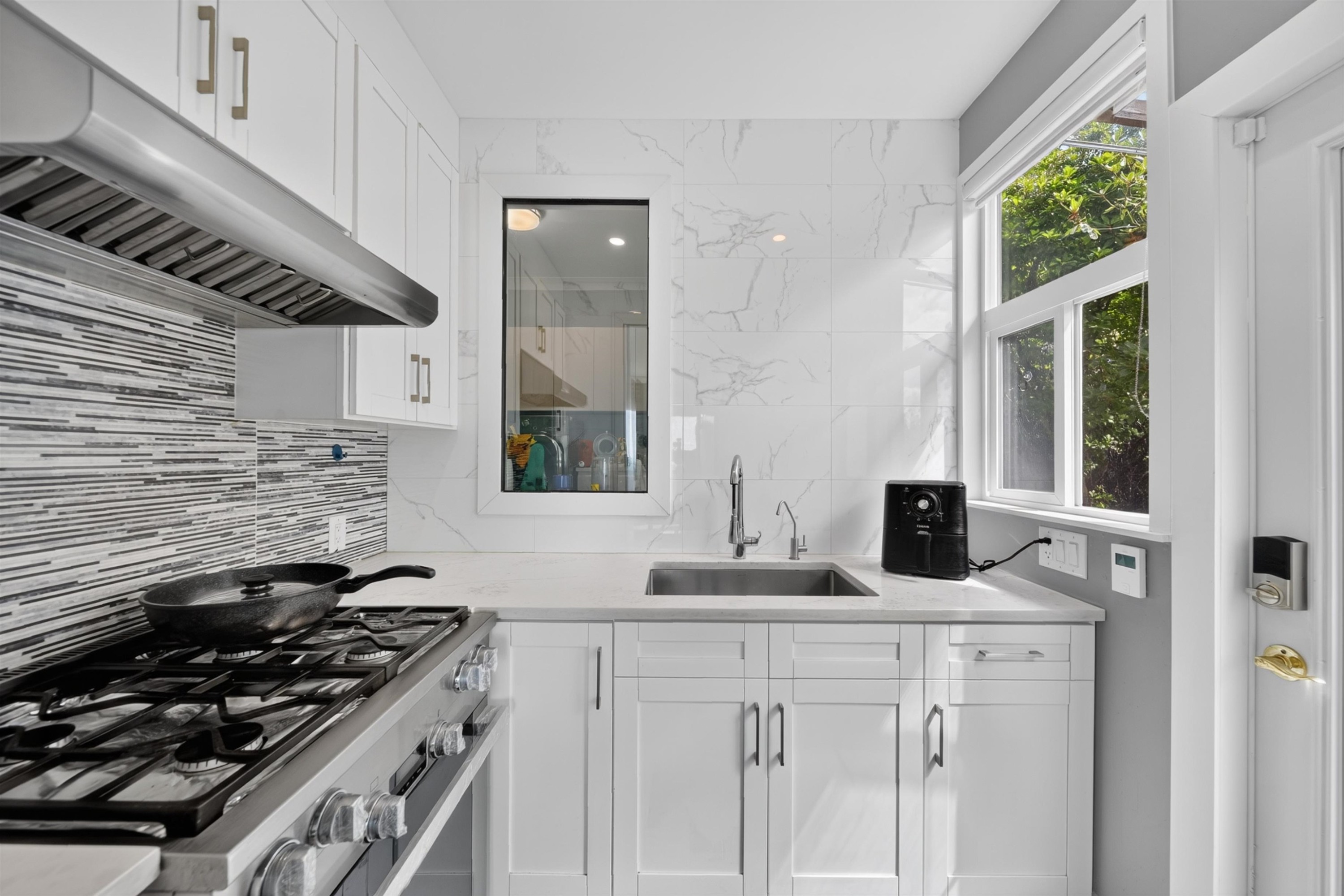 1572 Chippendale Court, West Vancouver, BC