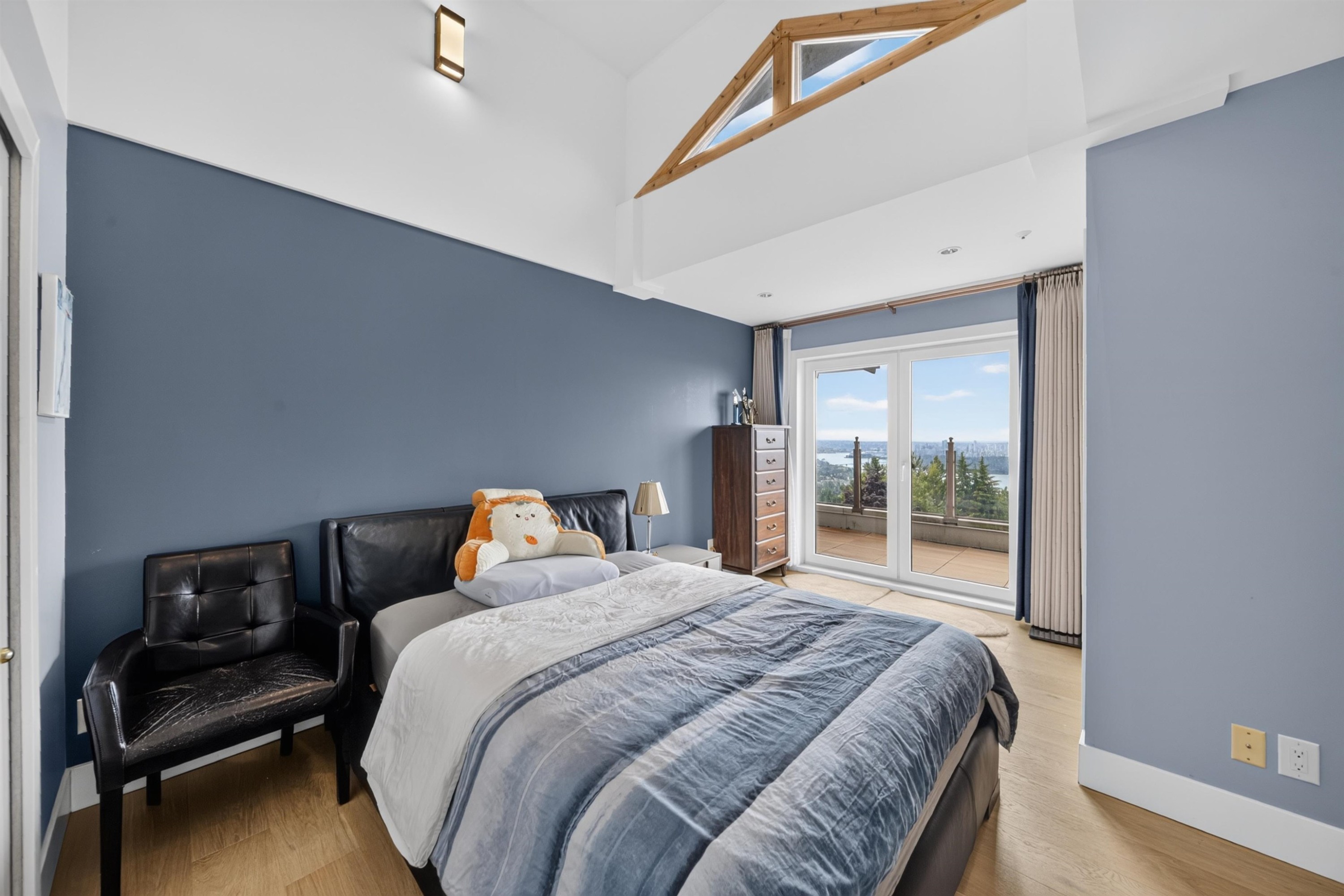 1572 Chippendale Court, West Vancouver, BC