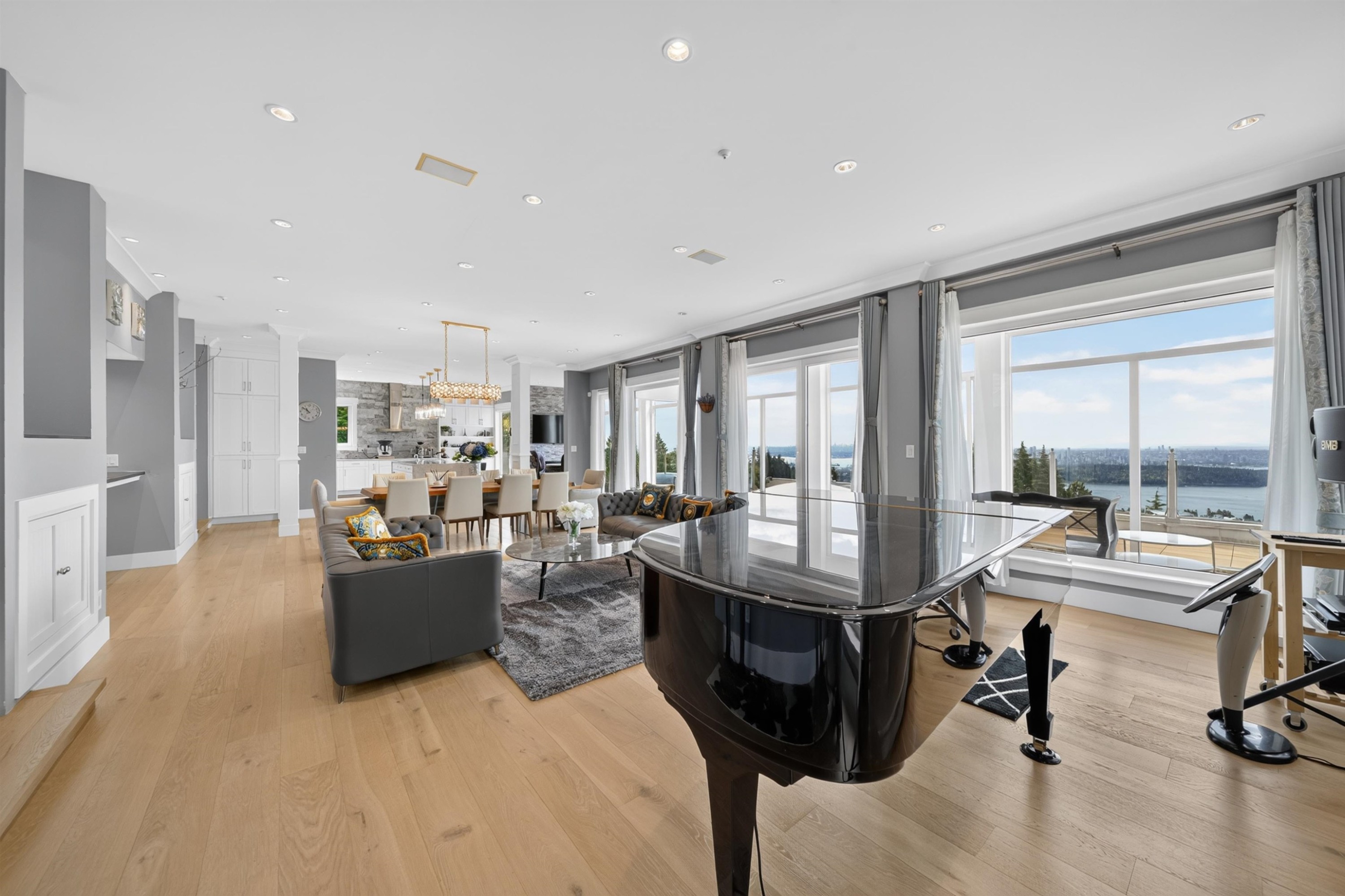 1572 Chippendale Court, West Vancouver, BC