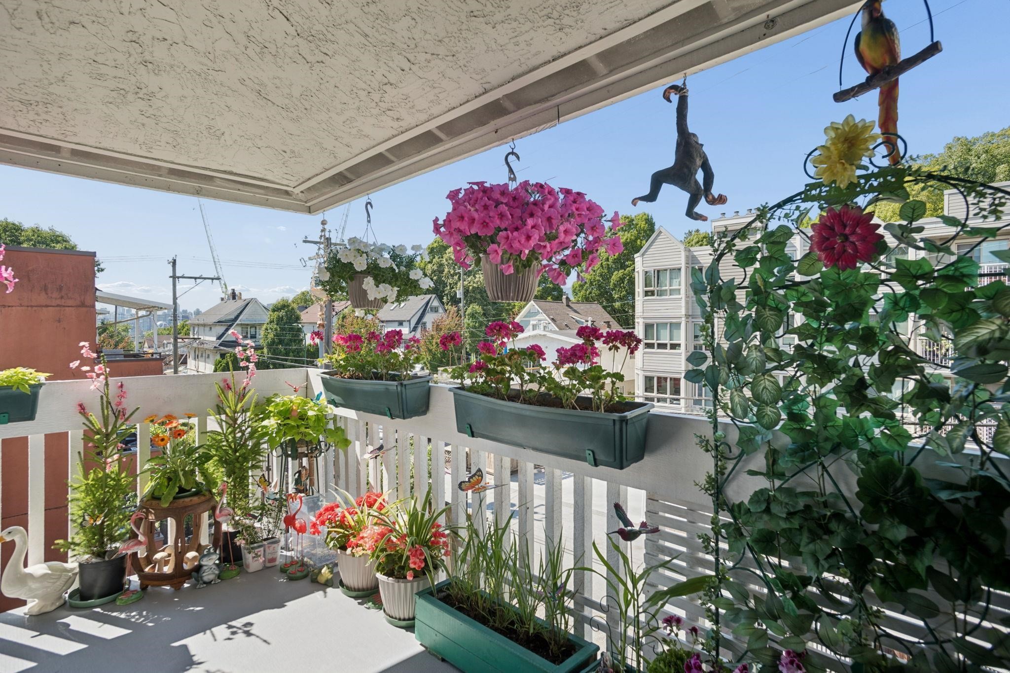 305-1545 2Nd Avenue E, Vancouver, BC