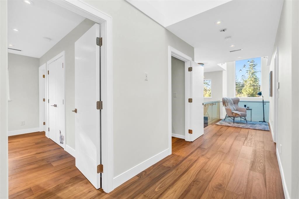 4470 Capilano Road, North Vancouver, BC - Indoor Photo Showing Other Room