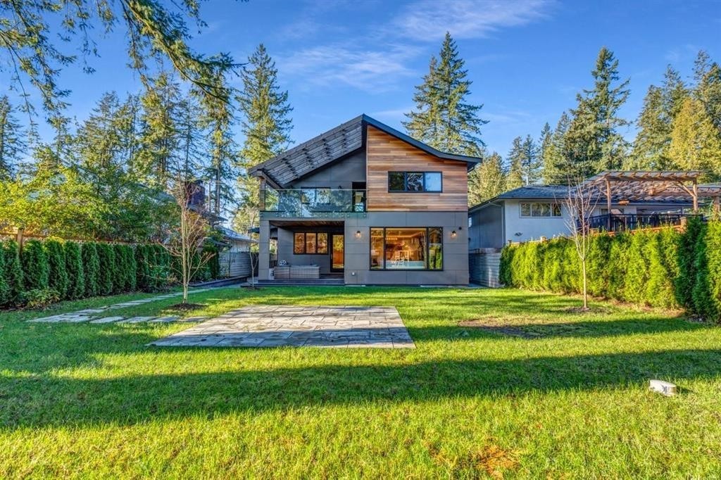 4470 Capilano Road, North Vancouver, BC - Outdoor