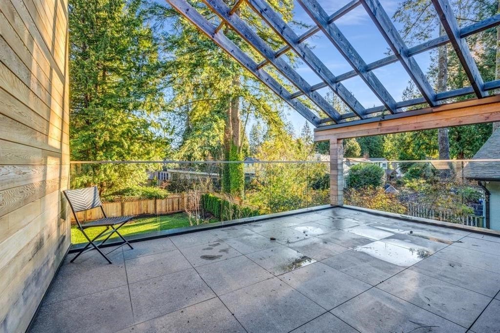 4470 Capilano Road, North Vancouver, BC - Outdoor