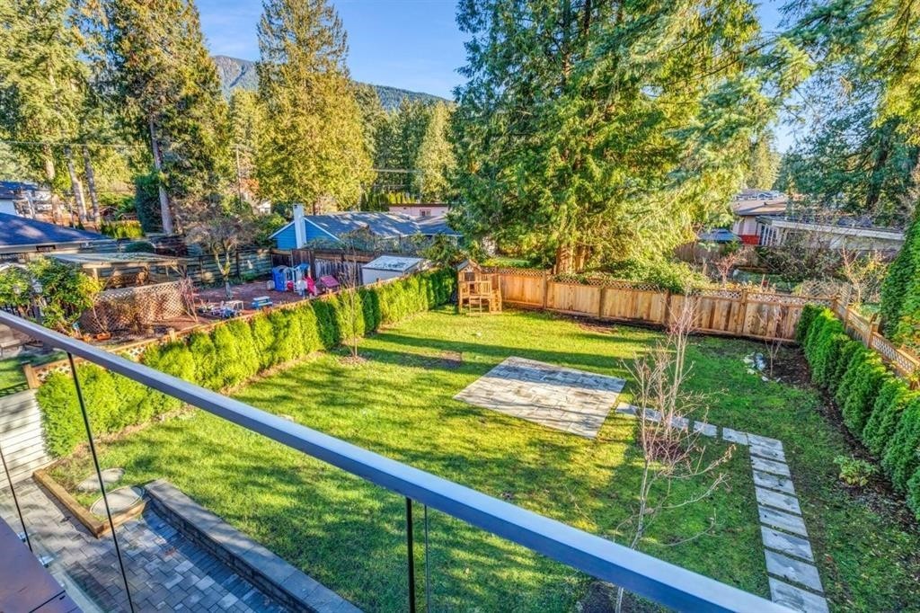 4470 Capilano Road, North Vancouver, BC - Outdoor