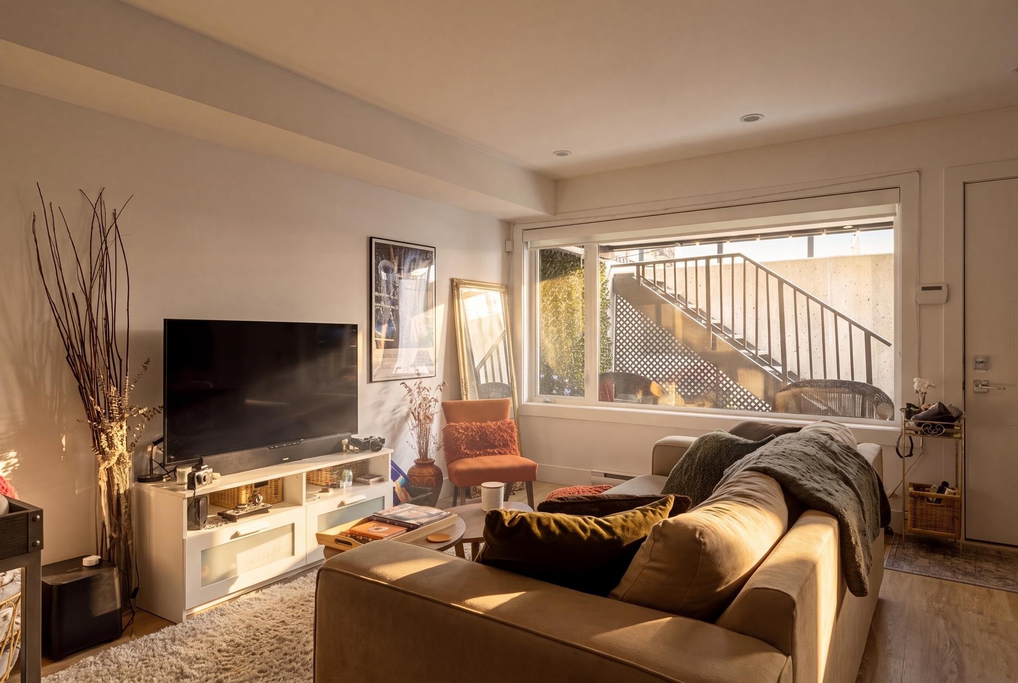 351 28Th Street W, North Vancouver, BC