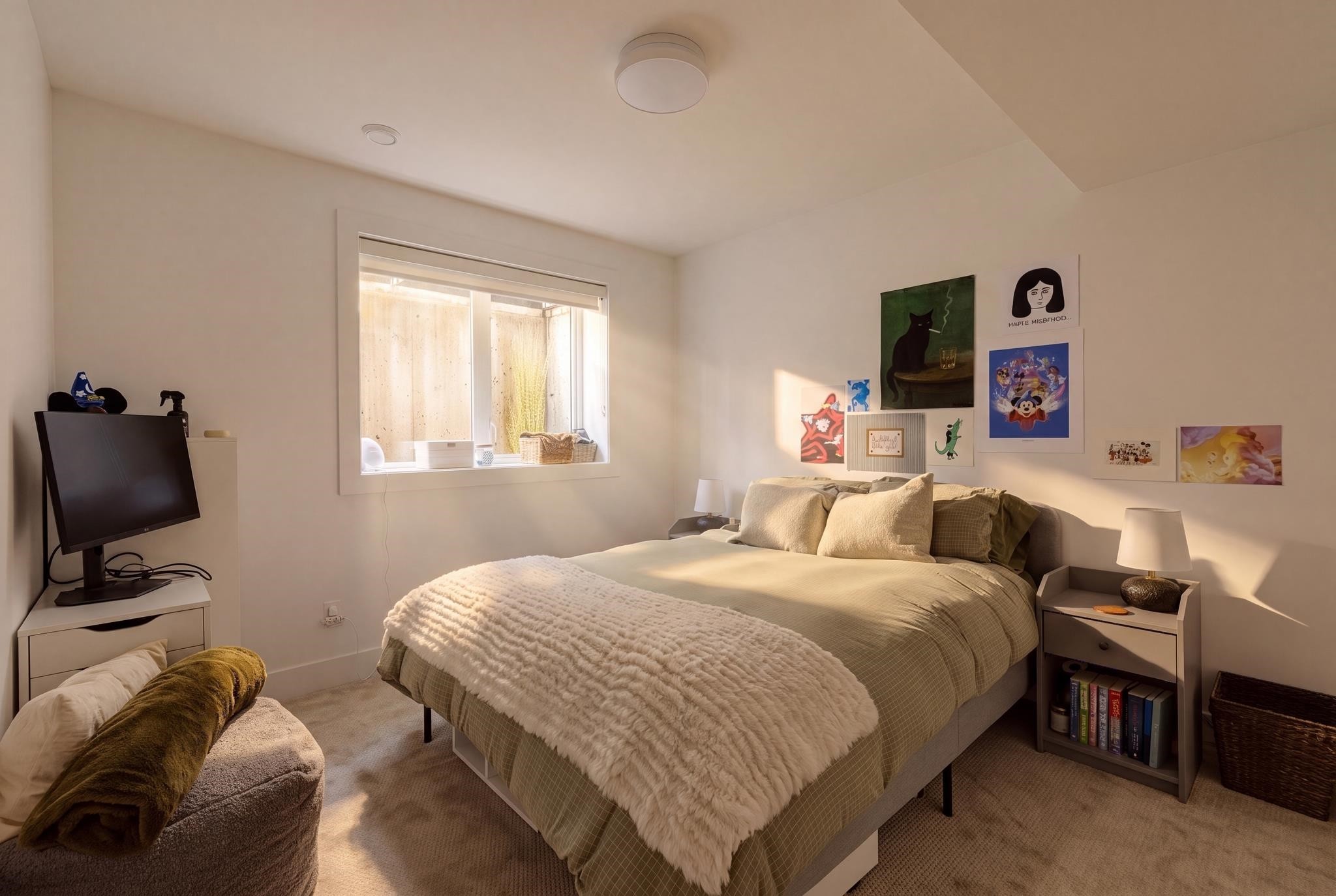 351 28Th Street W, North Vancouver, BC