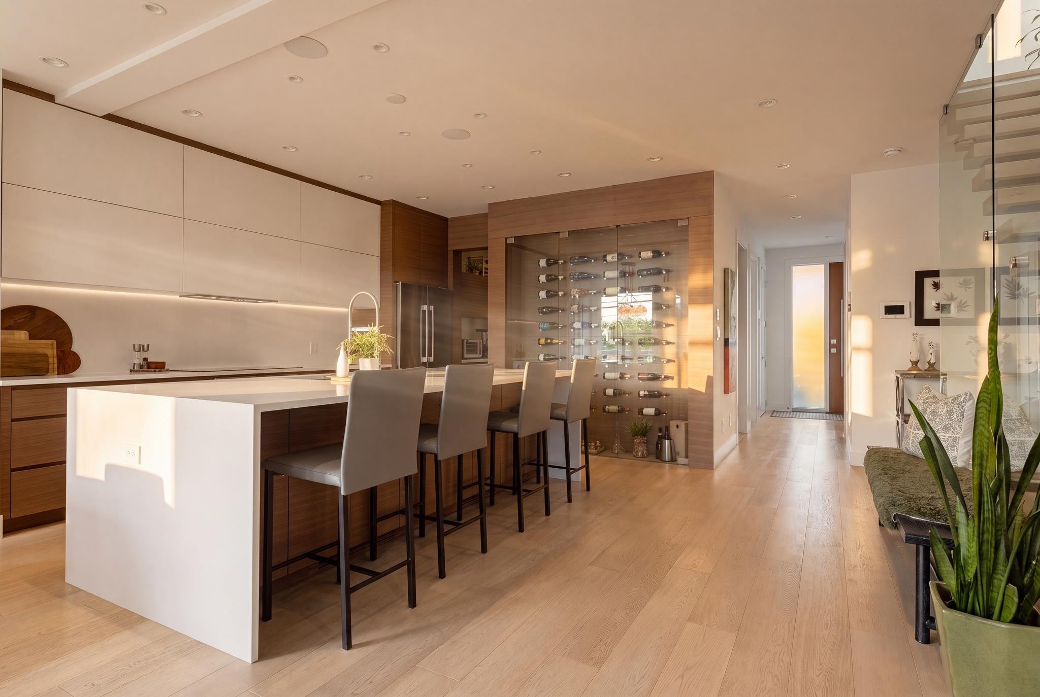 351 28Th Street W, North Vancouver, BC