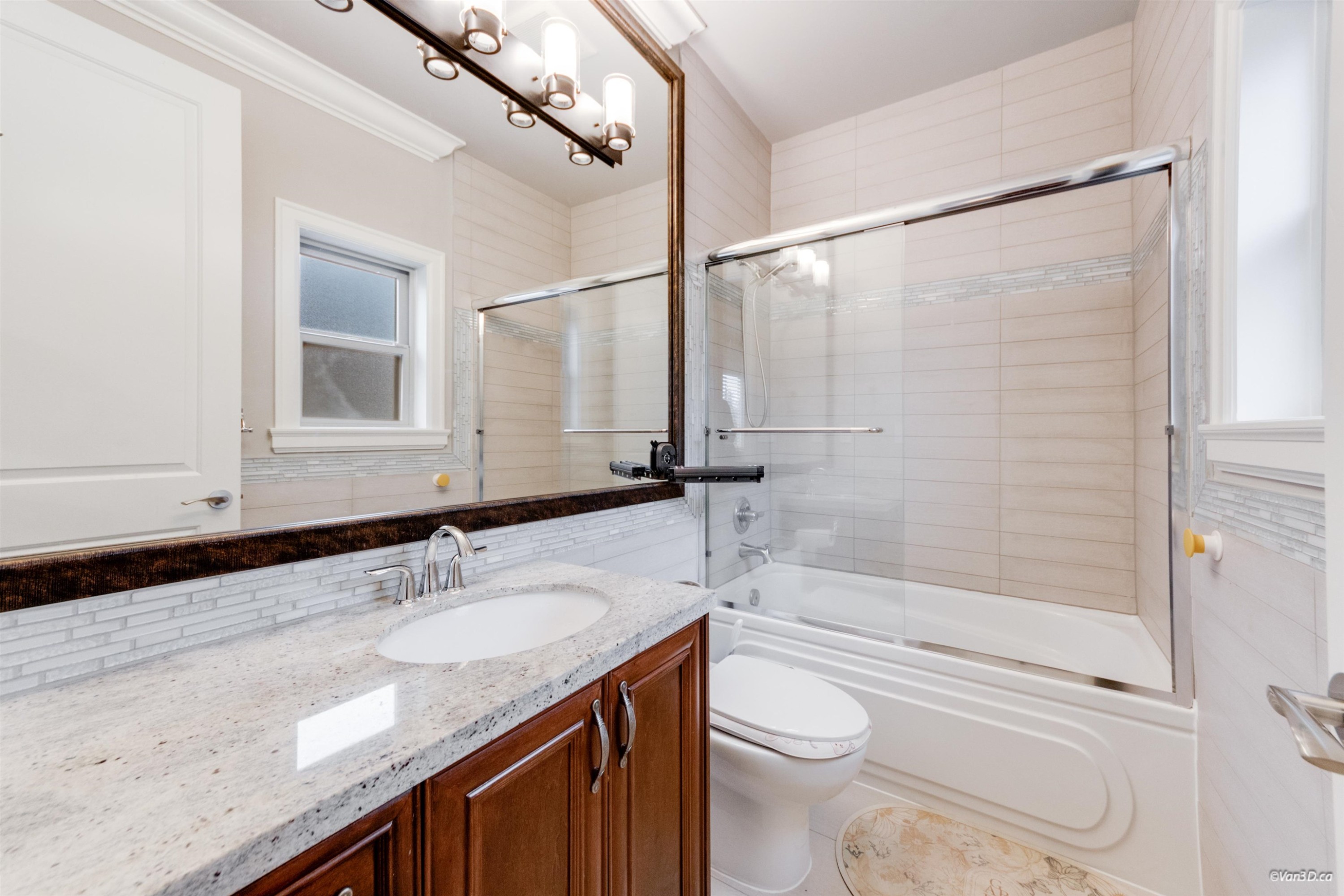 5011 Colbeck Road, Richmond, BC - Indoor Photo Showing Bathroom