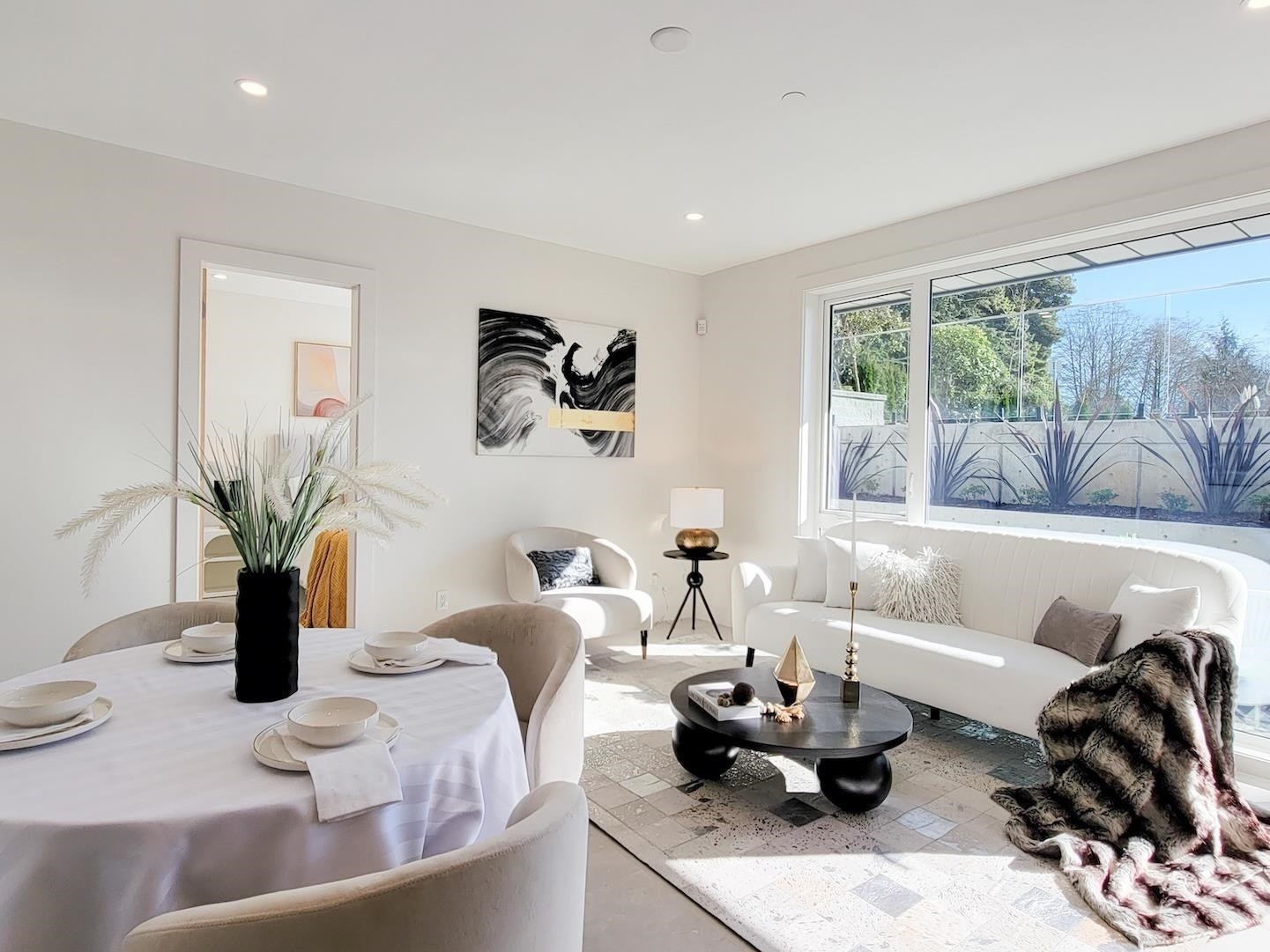 2141 Jefferson Avenue, West Vancouver, BC - Indoor