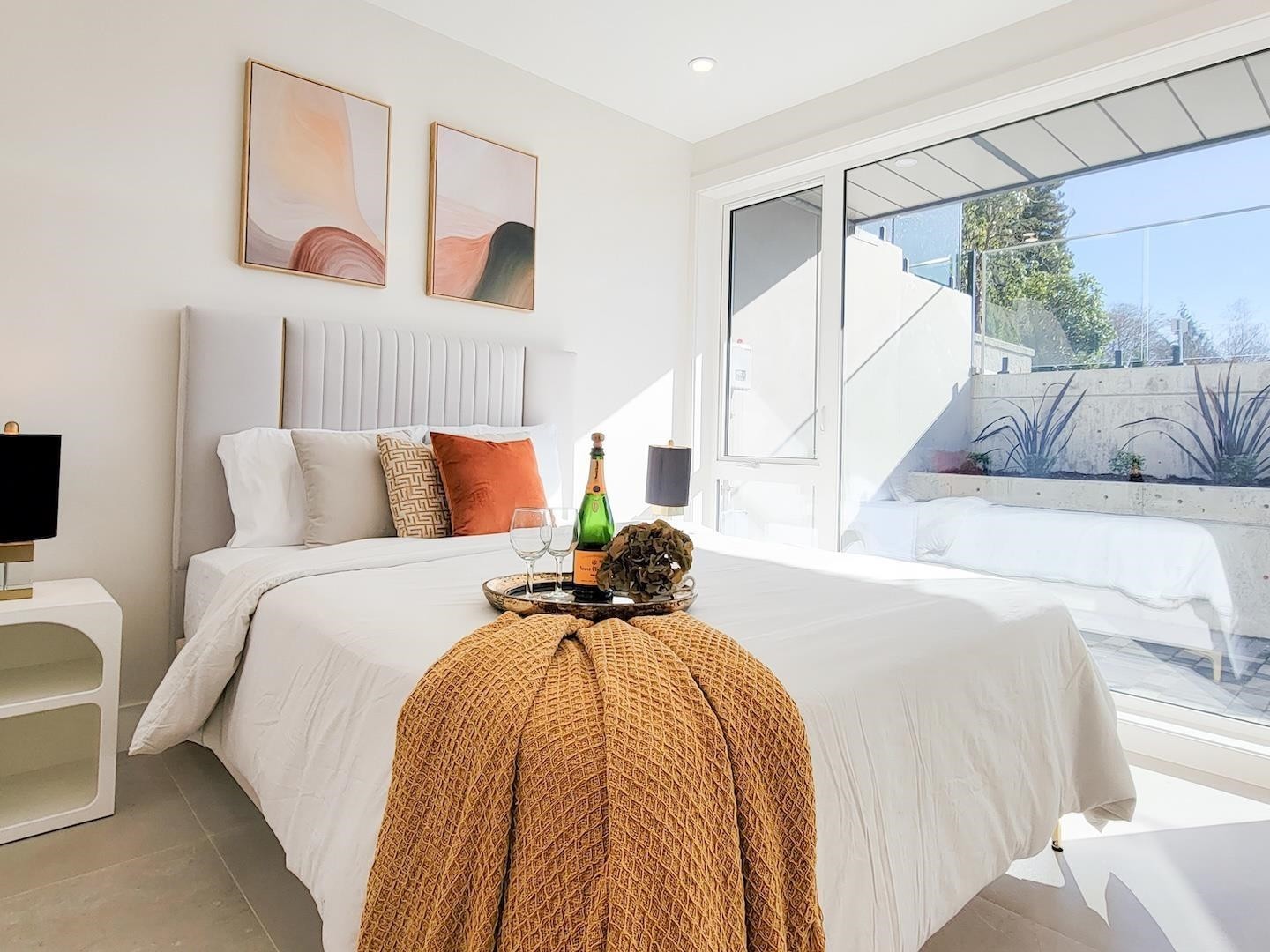 2141 Jefferson Avenue, West Vancouver, BC - Indoor Photo Showing Bedroom