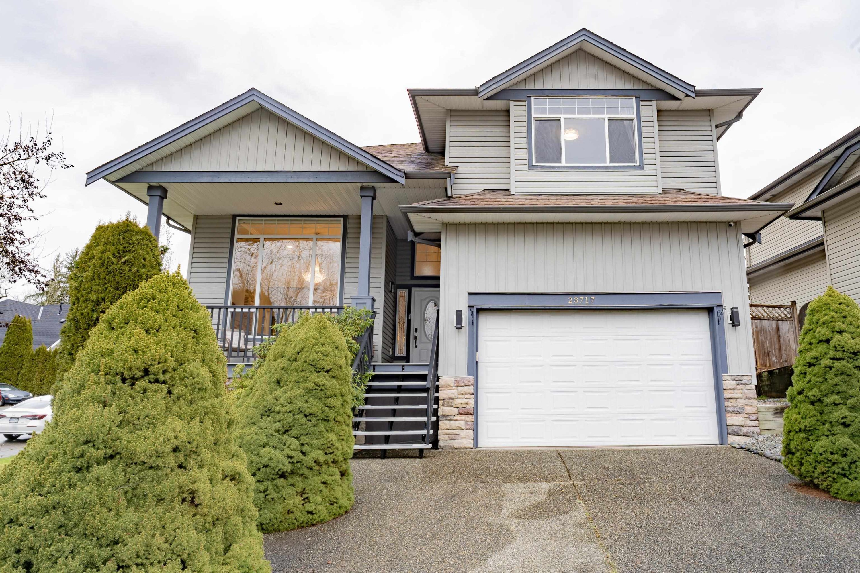23717 110 Avenue, Maple Ridge, BC - Outdoor With Facade