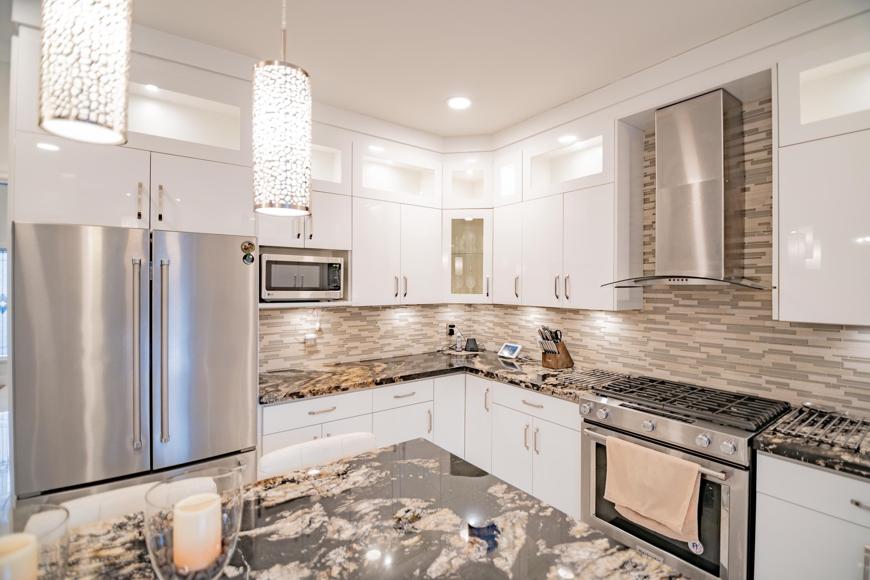 23717 110 Avenue, Maple Ridge, BC - Indoor Photo Showing Kitchen With Upgraded Kitchen