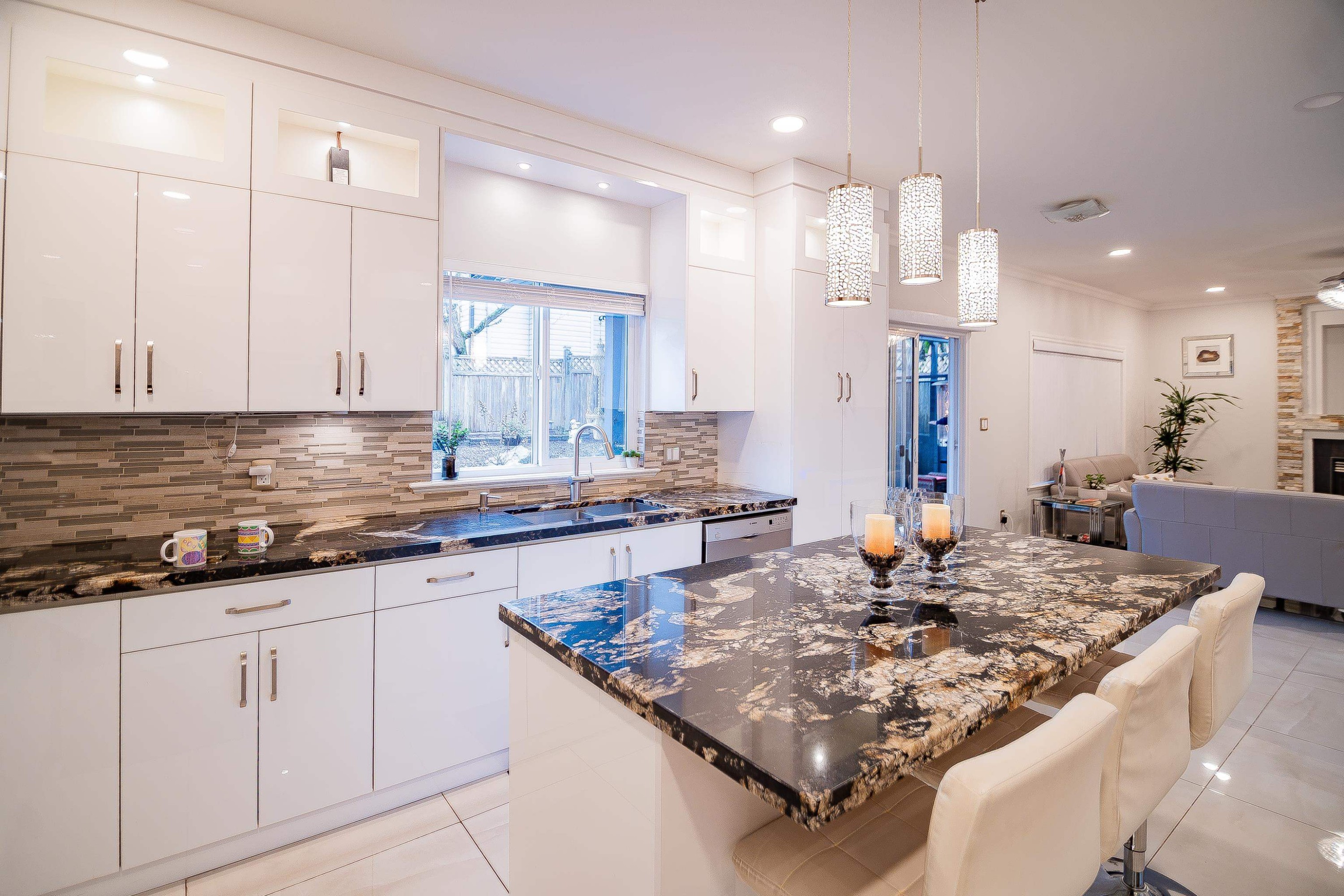 23717 110 Avenue, Maple Ridge, BC - Indoor Photo Showing Kitchen With Upgraded Kitchen