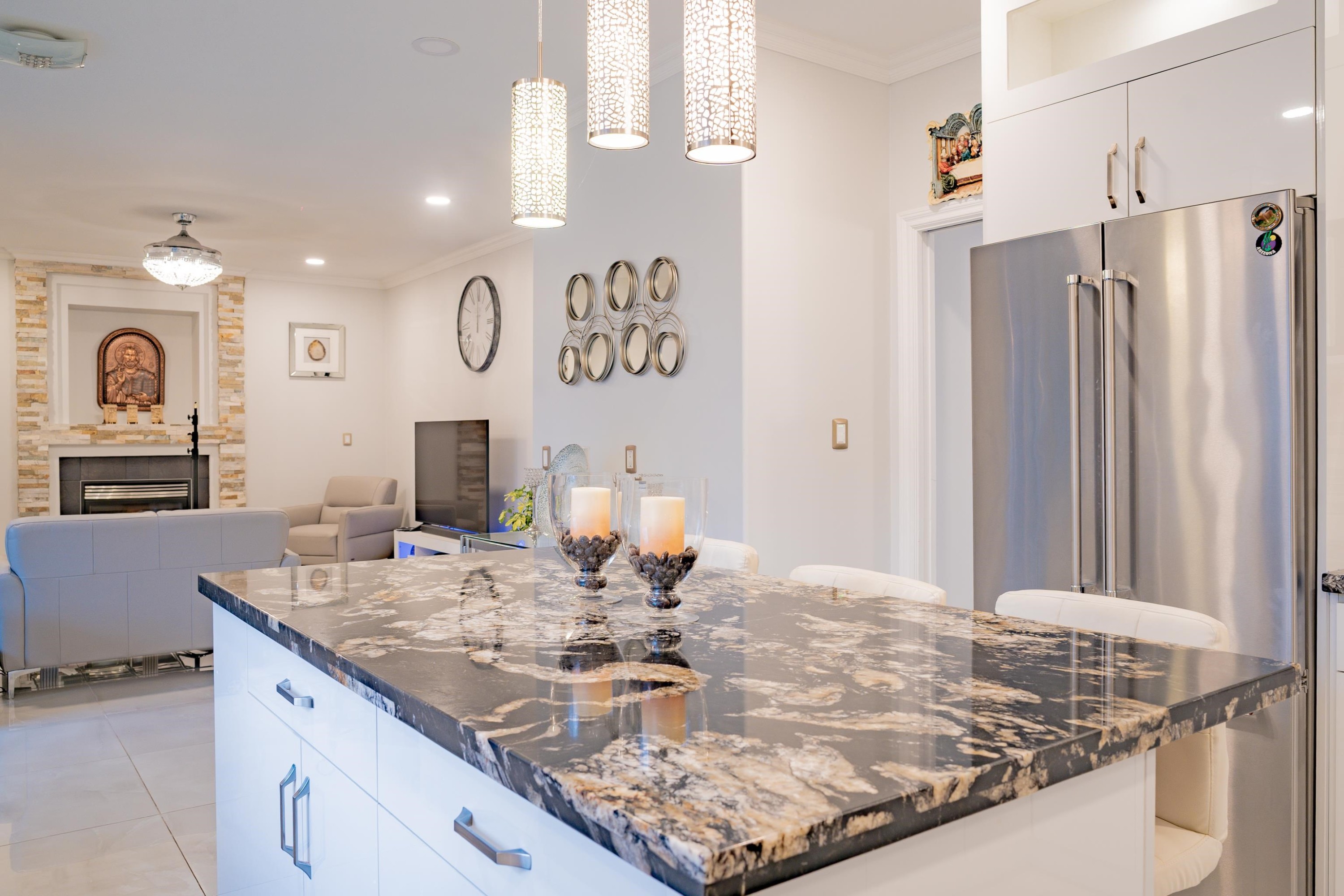 23717 110 Avenue, Maple Ridge, BC - Indoor Photo Showing Kitchen With Upgraded Kitchen