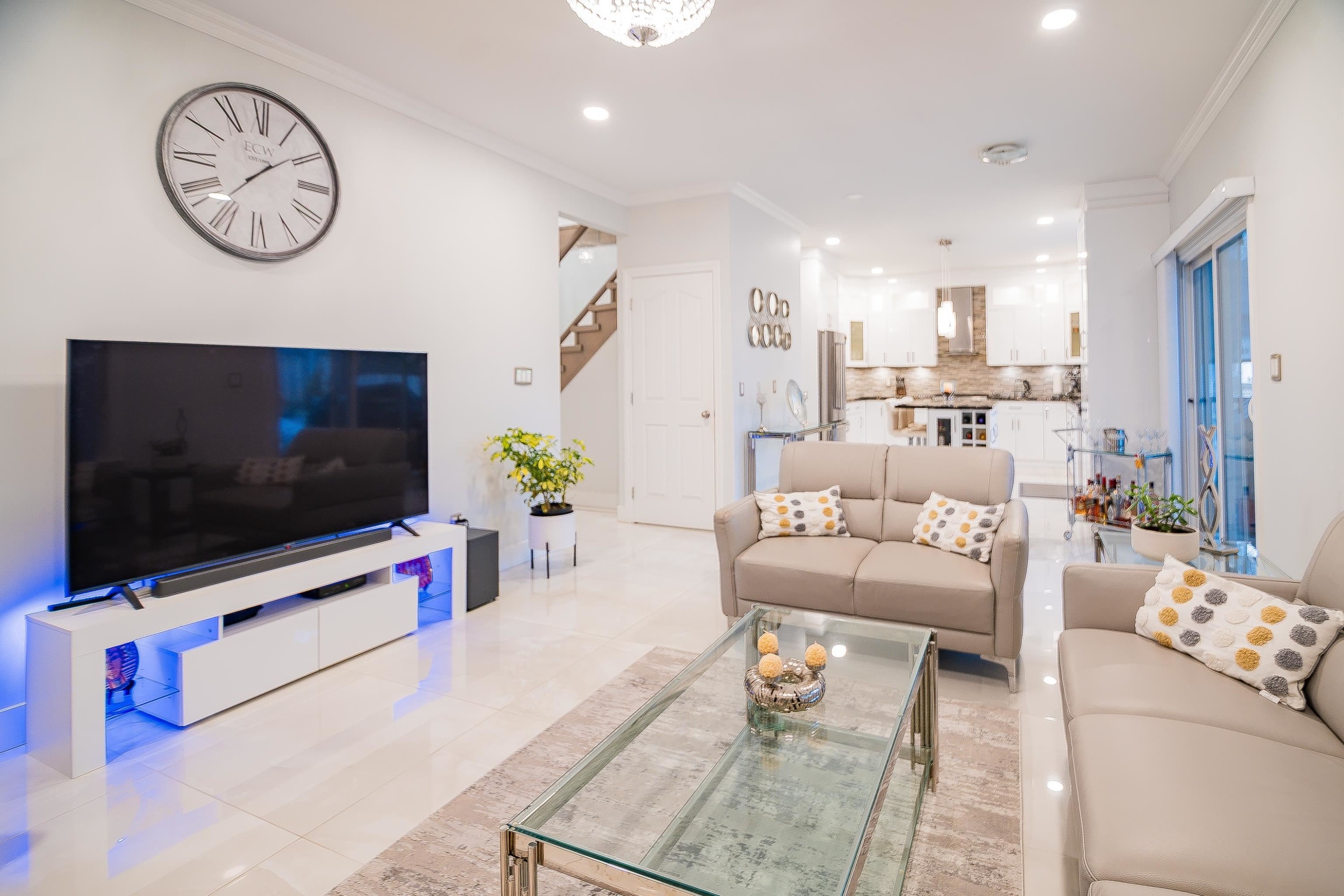 23717 110 Avenue, Maple Ridge, BC - Indoor Photo Showing Living Room