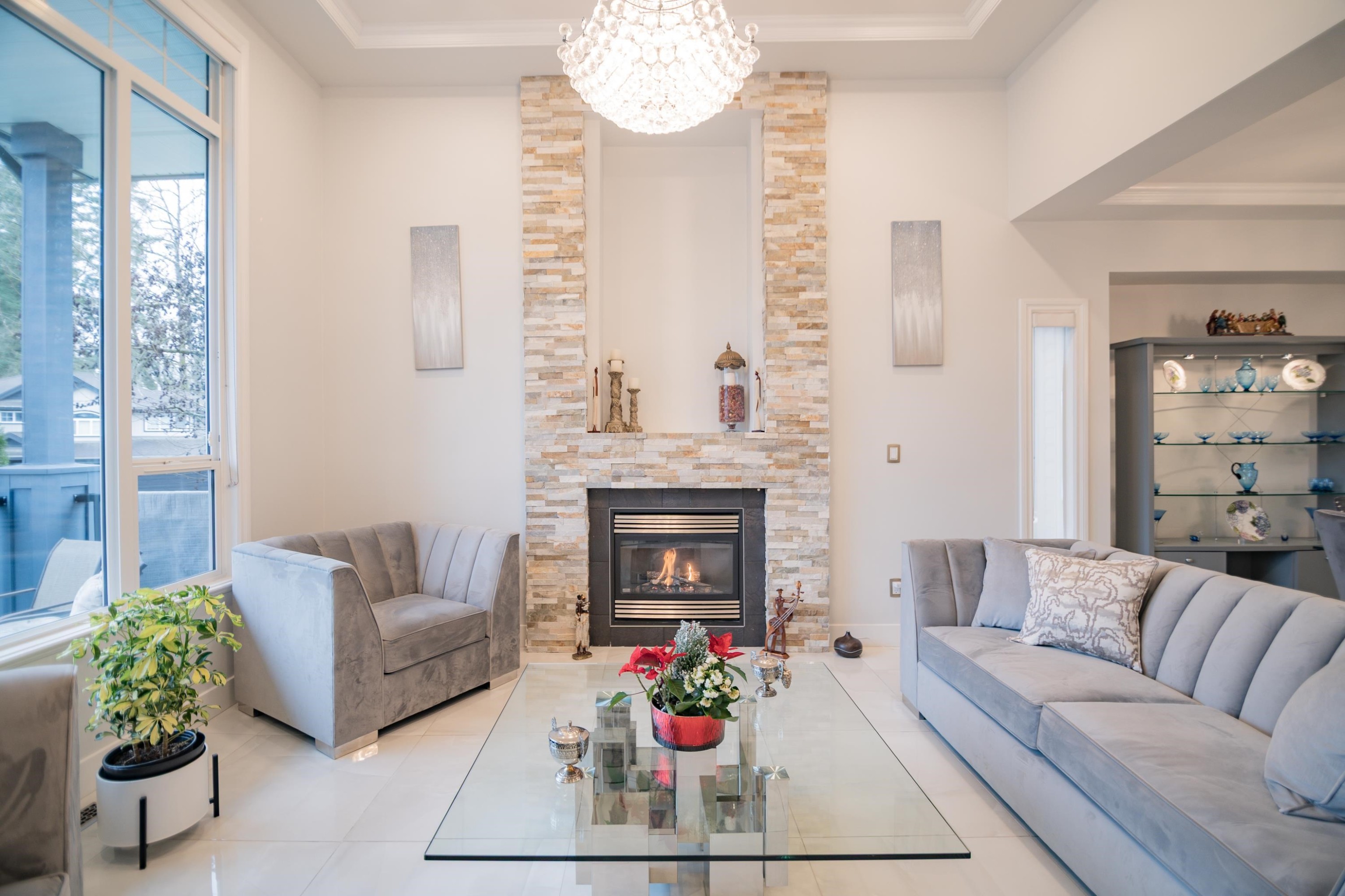 23717 110 Avenue, Maple Ridge, BC - Indoor Photo Showing Living Room With Fireplace