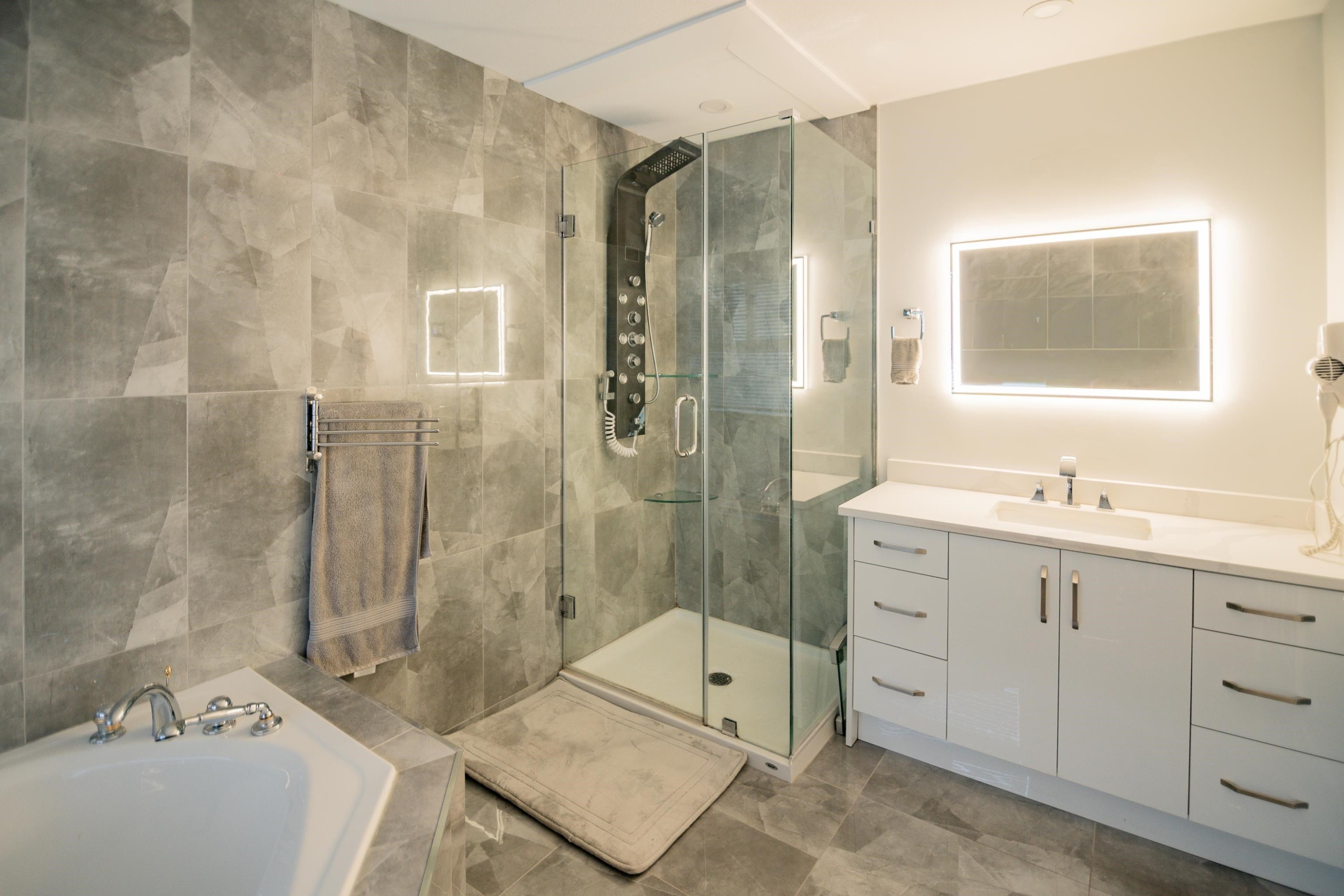 23717 110 Avenue, Maple Ridge, BC - Indoor Photo Showing Bathroom