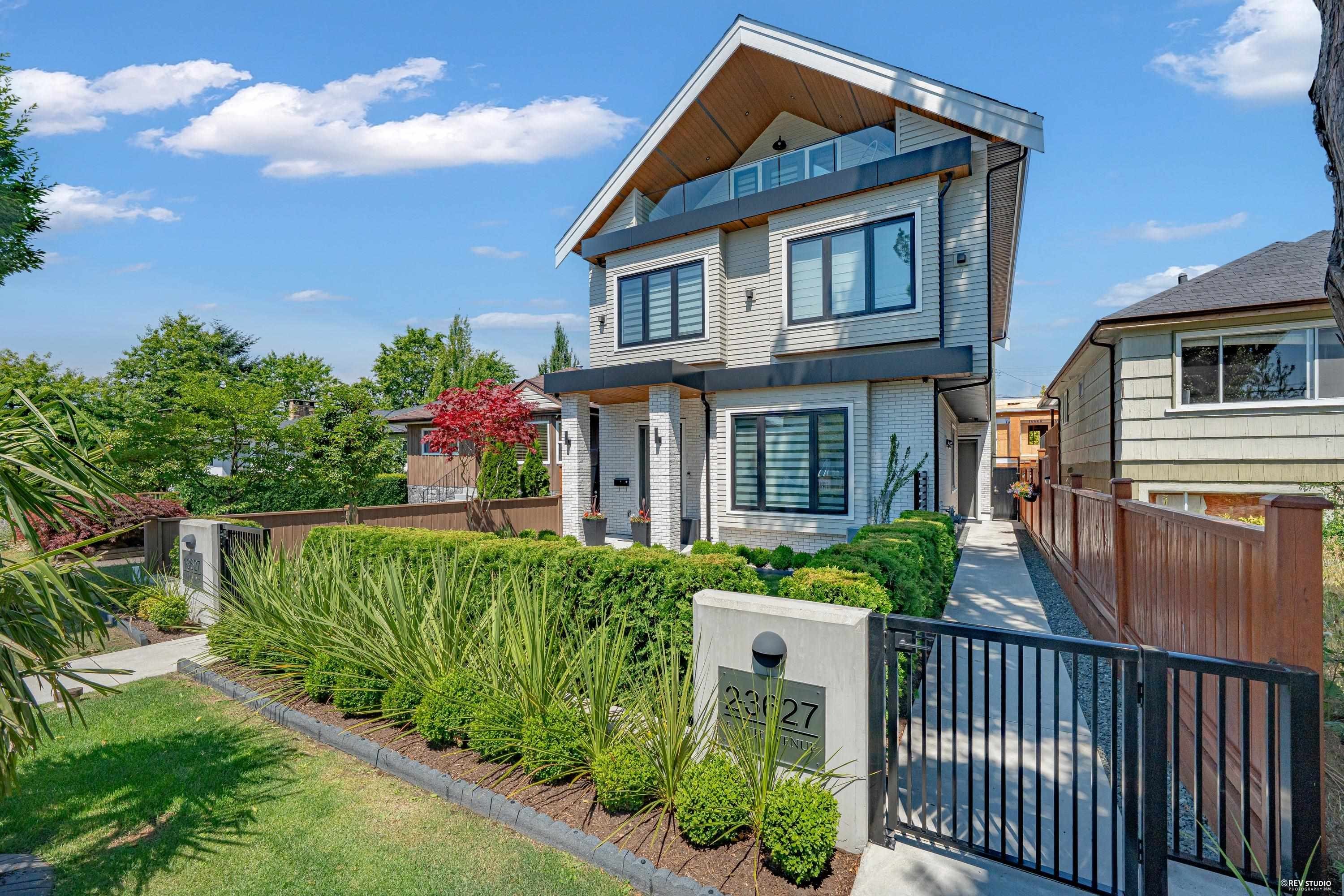 2-3627 45Th Avenue E, Vancouver, BC - Outdoor