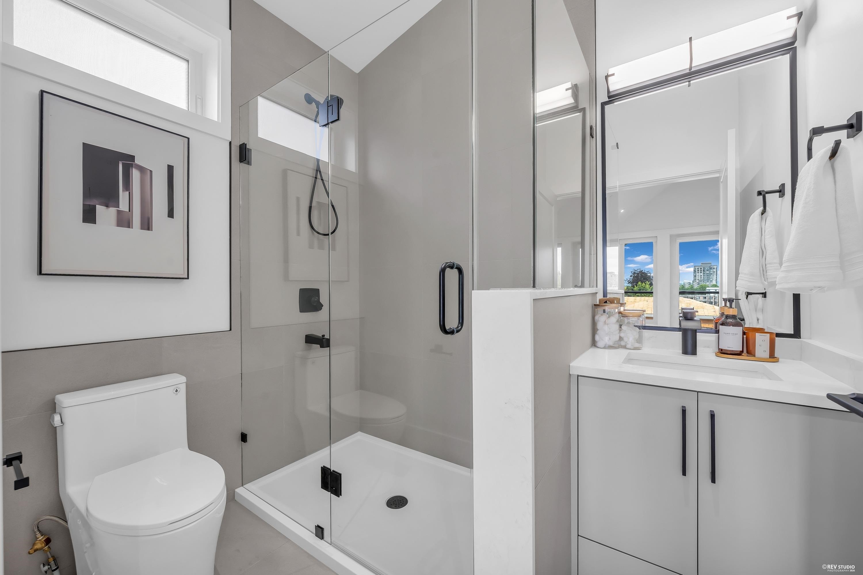 2-3627 45Th Avenue E, Vancouver, BC - Indoor Photo Showing Bathroom