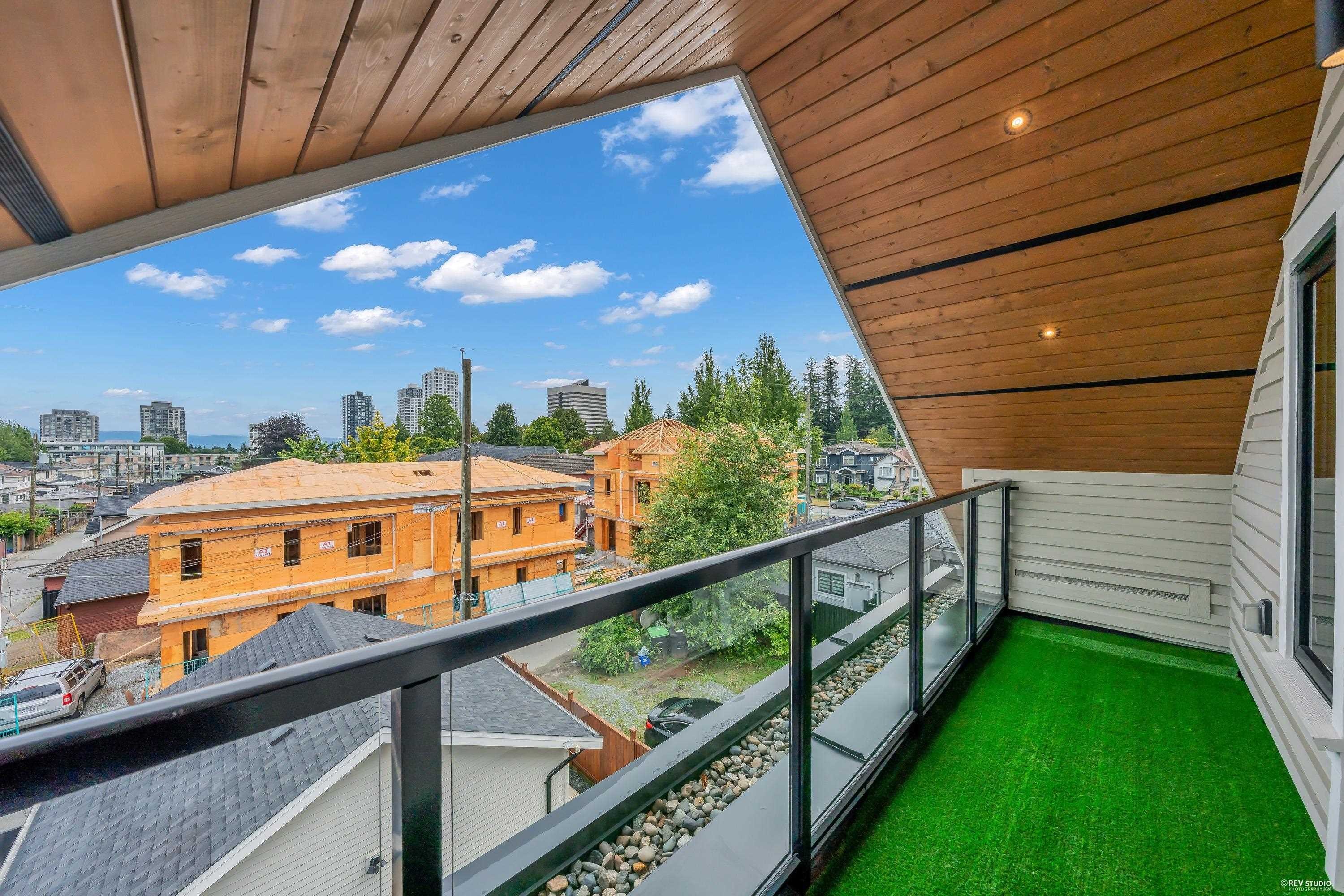 2-3627 45Th Avenue E, Vancouver, BC - Outdoor With Exterior