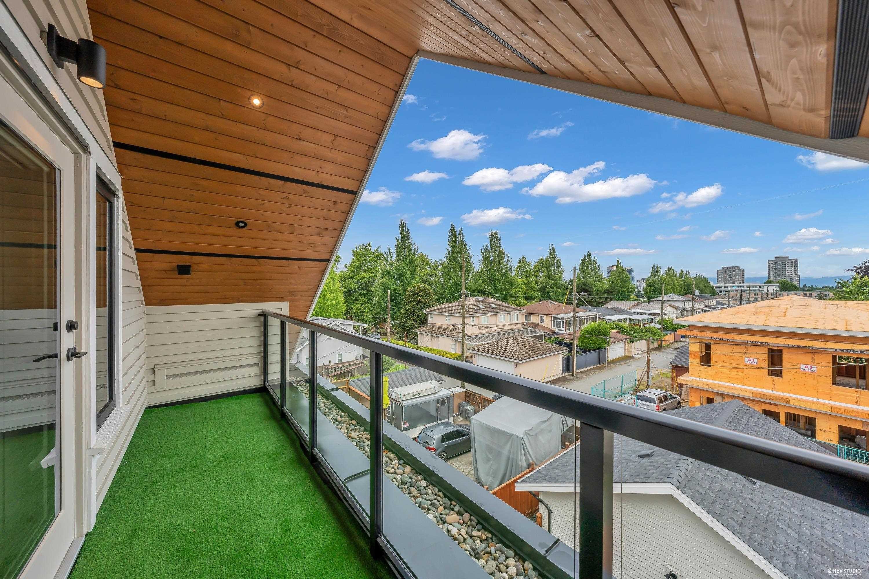 2-3627 45Th Avenue E, Vancouver, BC - Outdoor With Exterior
