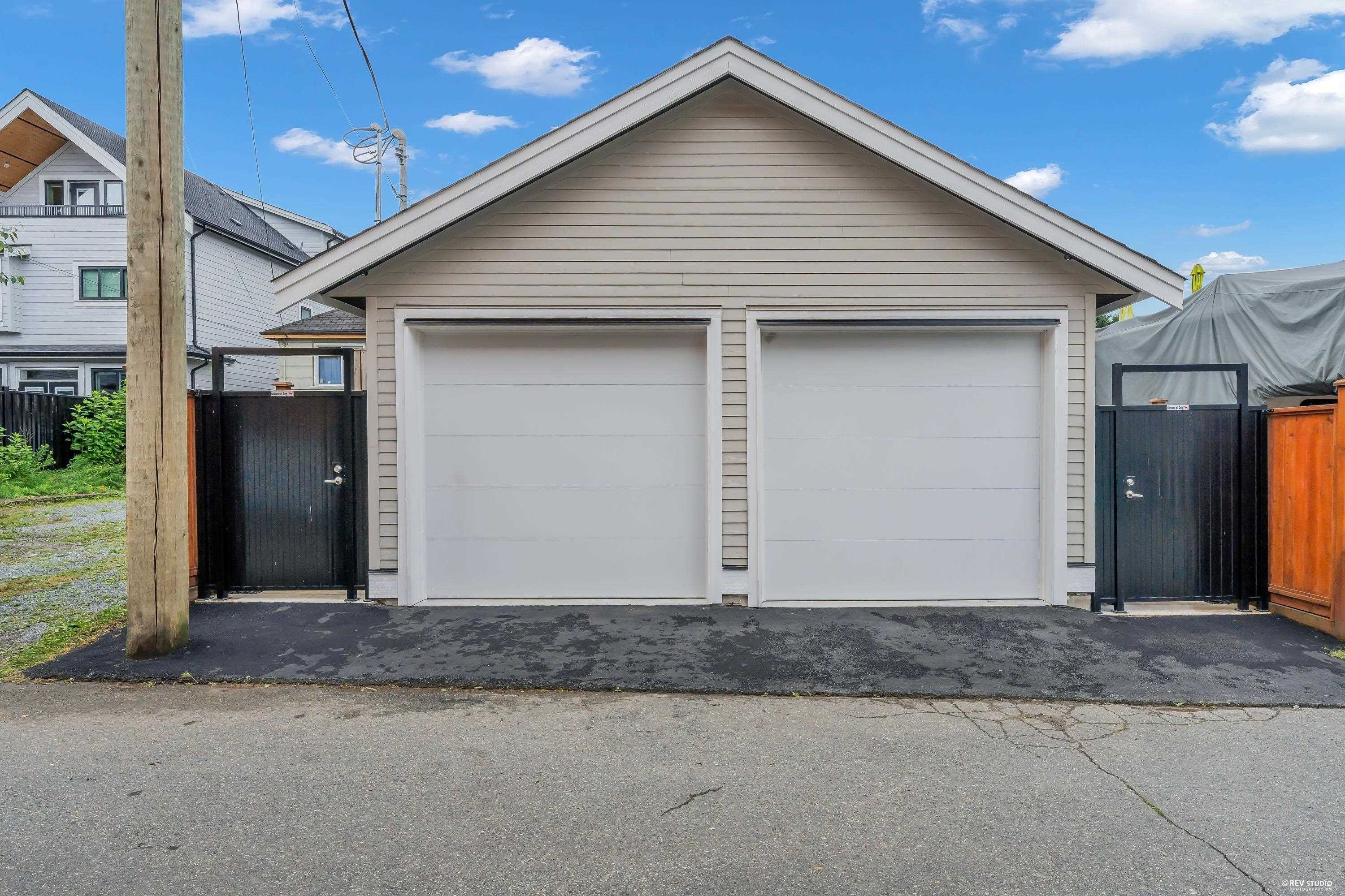2-3627 45Th Avenue E, Vancouver, BC - Outdoor With Exterior