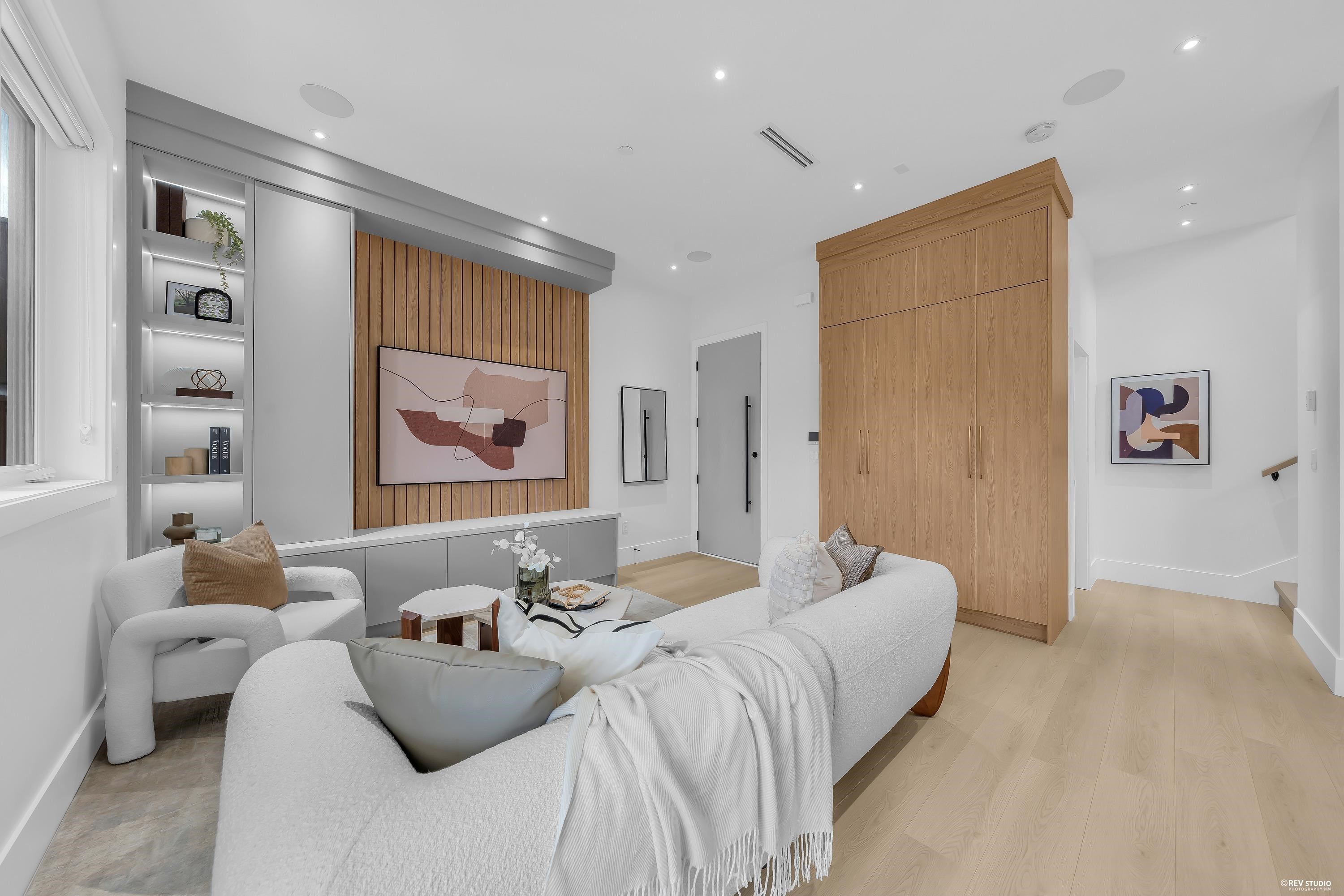 2-3627 45Th Avenue E, Vancouver, BC - Indoor
